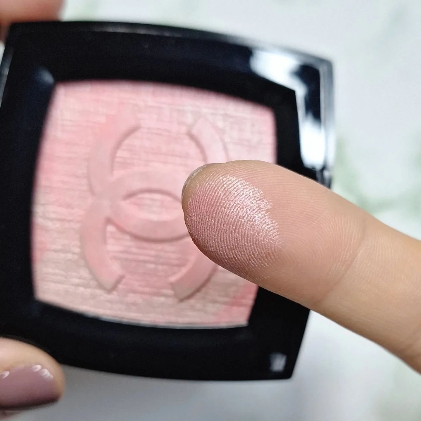 限定パウダーチーク】ファンテジー ドゥ シャネル｜CHANELの