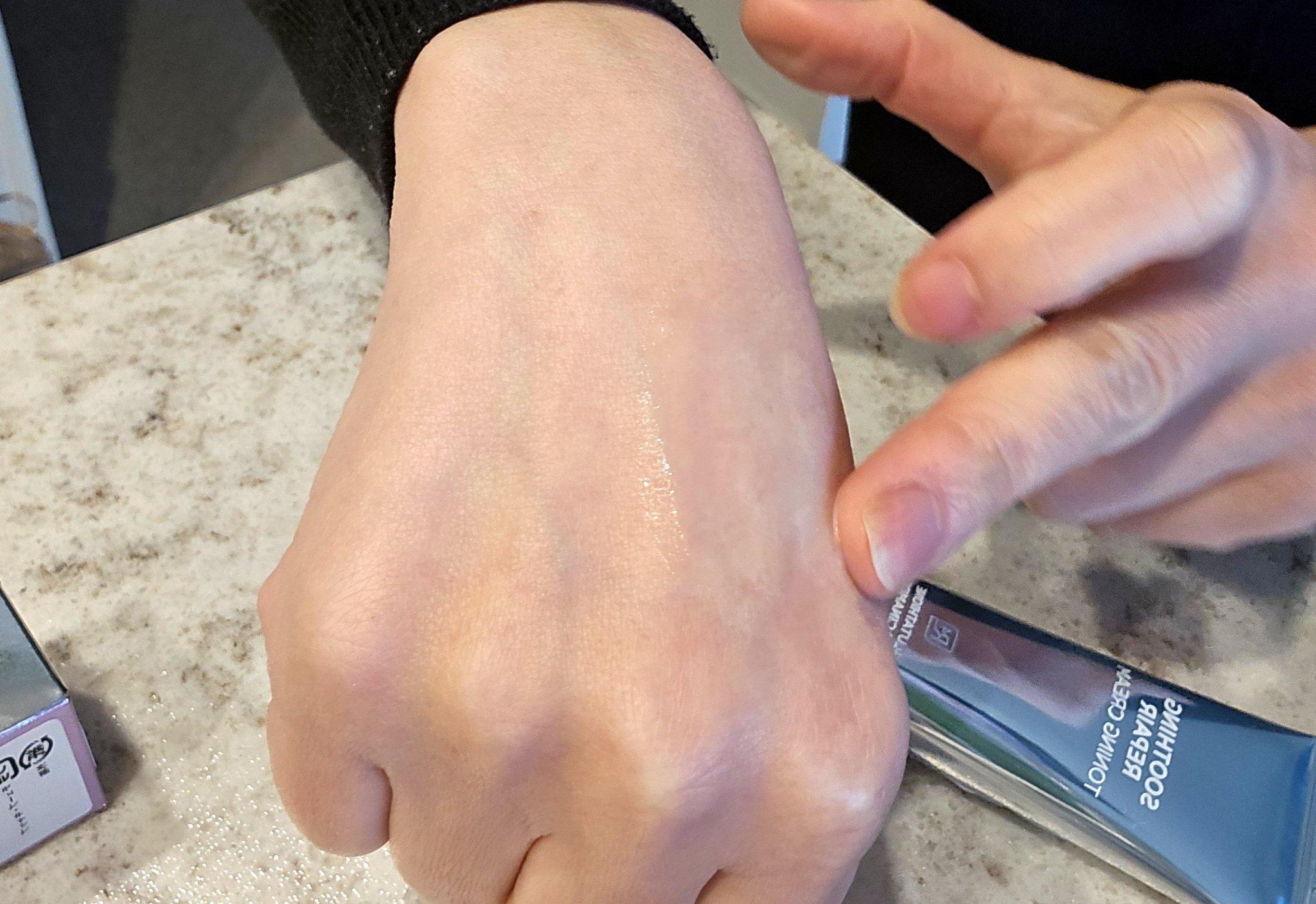 スージングリペア　トーニングクリーム/ダーマファーム/フェイスクリームを使ったクチコミ（3枚目）