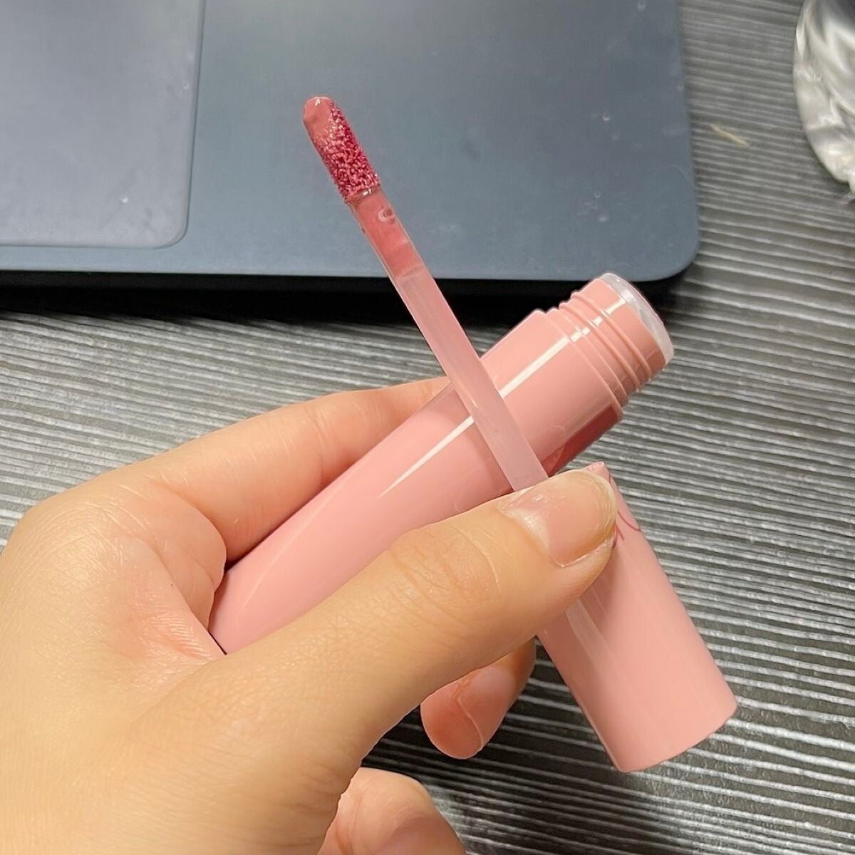 ジューシーラスティングティント/rom&nd/リップティントを使ったクチコミ(3枚目)