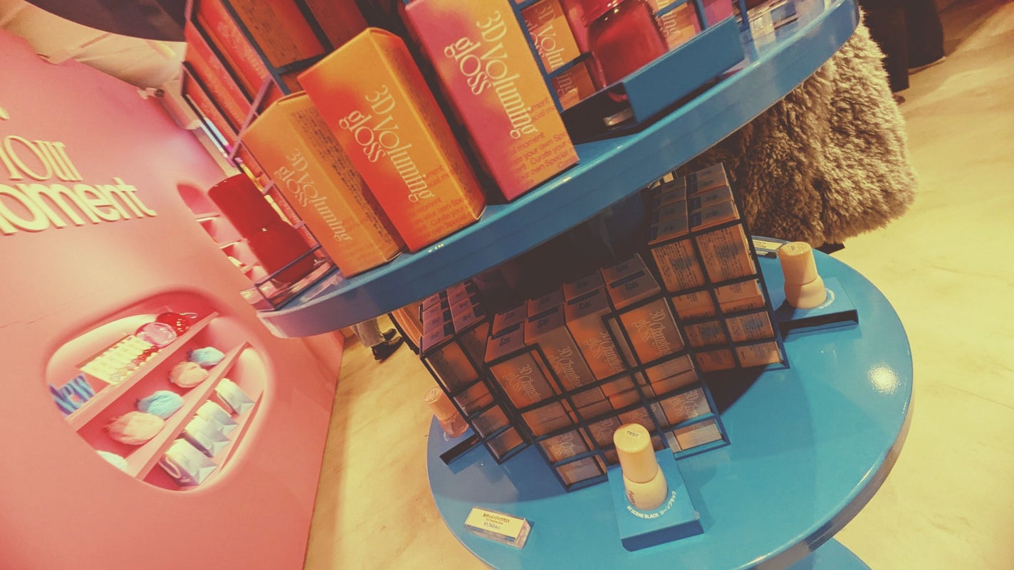 フィー 3Dボリューミンググロス/fwee/リップグロスを使ったクチコミ(2枚目)