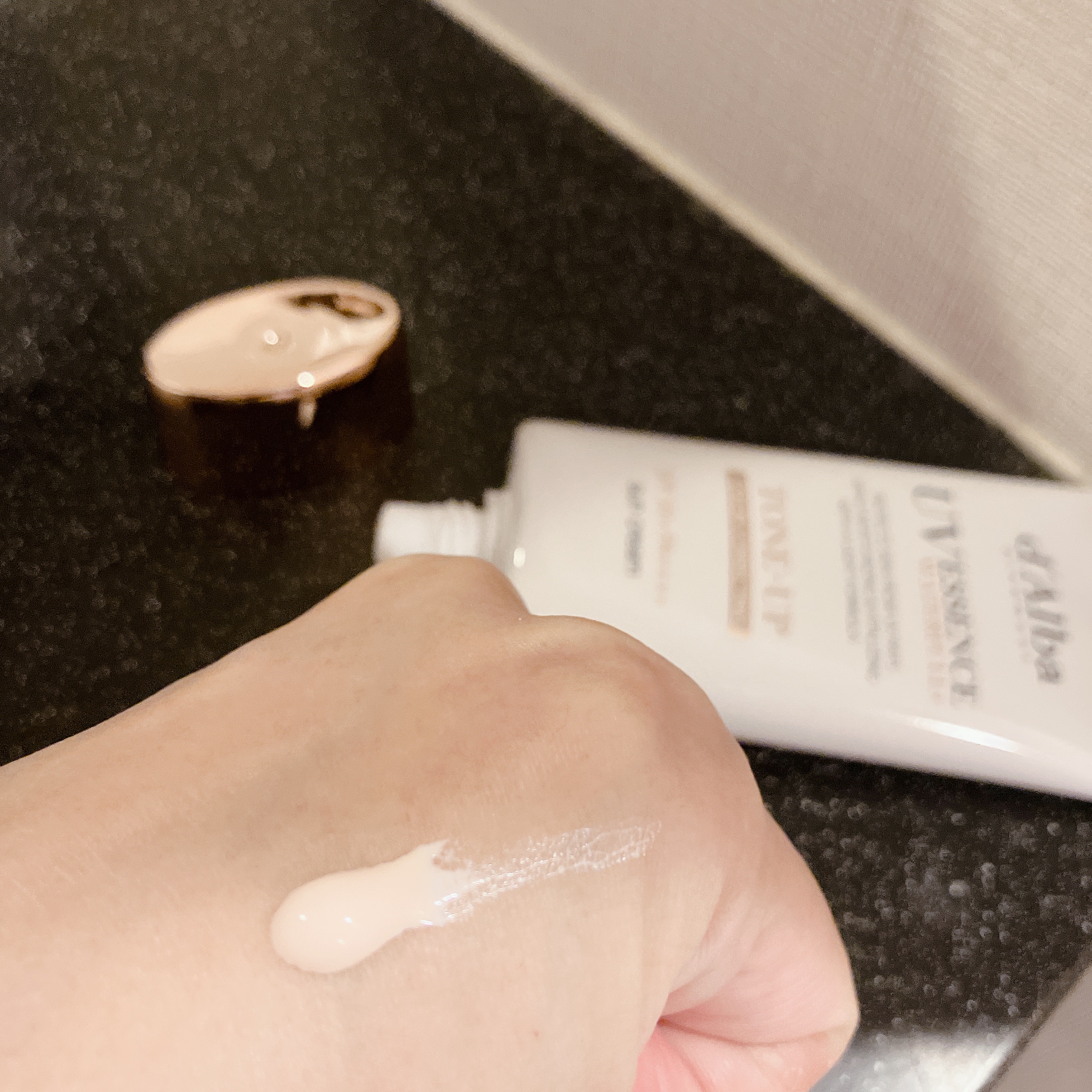 ウォータフルトーンアップサンクリーム/ダルバ/日焼け止めクリームを使ったクチコミ（2枚目）