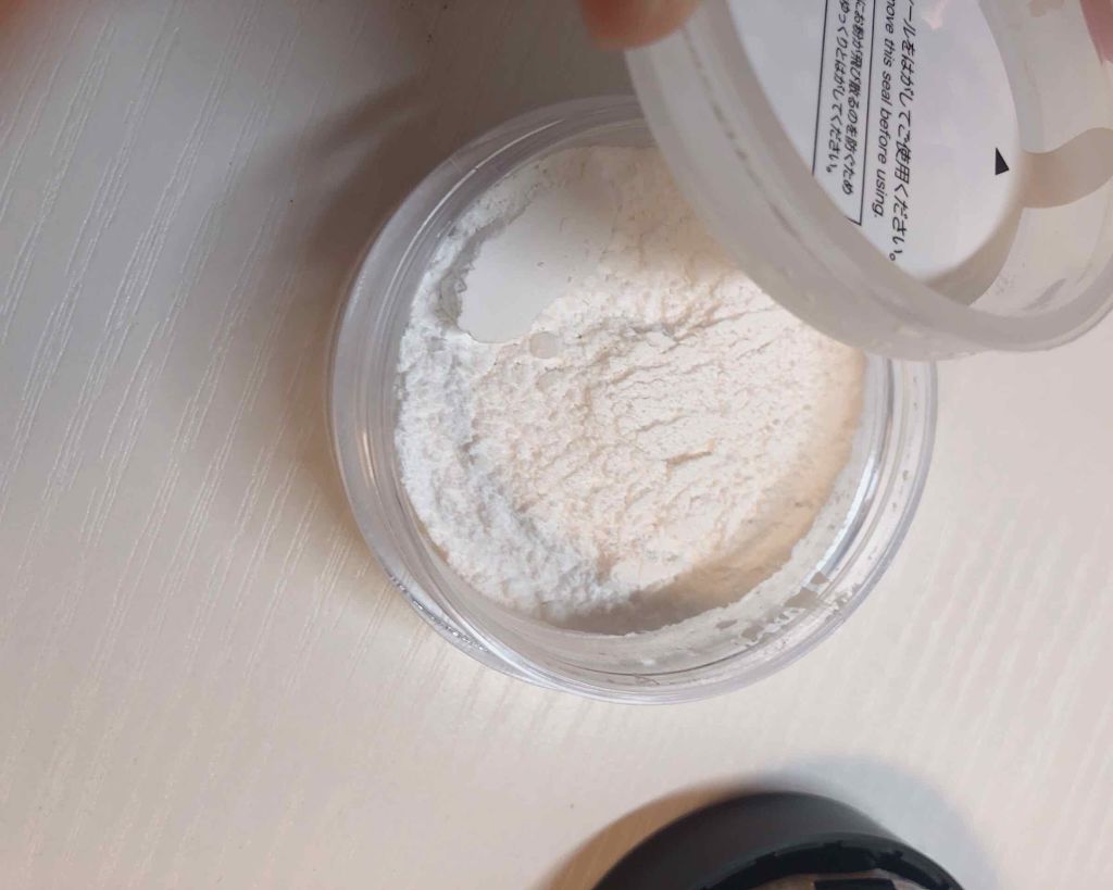 フェイスフィックスパウダー/play on make/ルースパウダーを使ったクチコミ(2枚目)