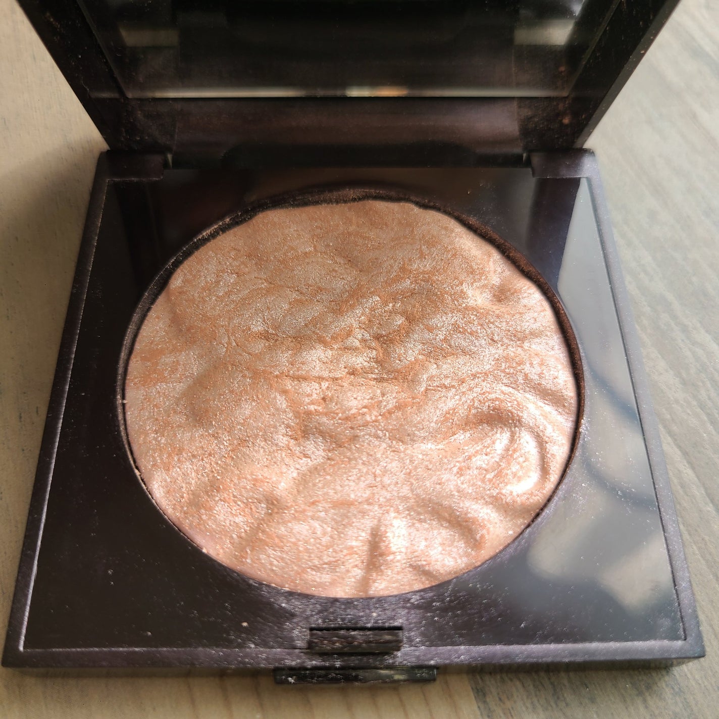 フェイスイルミネーター/ローラ メルシエ/パウダーハイライトを使ったクチコミ(3枚目)