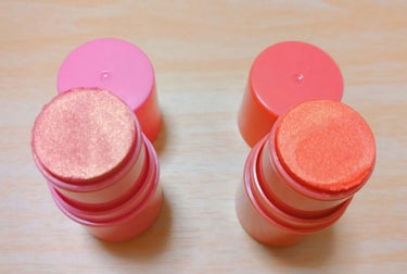 AC MAKEUP AC スティック チーク のクチコミ「🎀AC スティックチーク
ダズルローズ
ダズルピーチ

すごく発色の良いスティックチークです。.....」（2枚目）