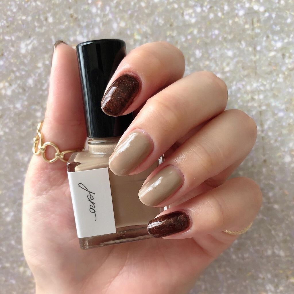 hydrangea✨ on LIPS 「本日のネイル💅☀︎めーっちゃシンプルに2カラーのベタ塗りです୧..」(1枚目)