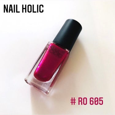 ネイルホリック ネイルホリック Luxury colorのクチコミ「
▪️NAIL HOLIC▪️
ネイルカラー : RO605


こちらは、細かなゴールドラメ.....」（1枚目）