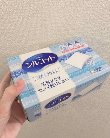 たまごちゃんです🐥 
今日は、最近使っているスキンケアグッズです！


シルコットなめらか仕立て…★★★★☆

拭き取り化粧水を使う際、このコットンに染み込ませてます。
二箱セットで200円くらいなので