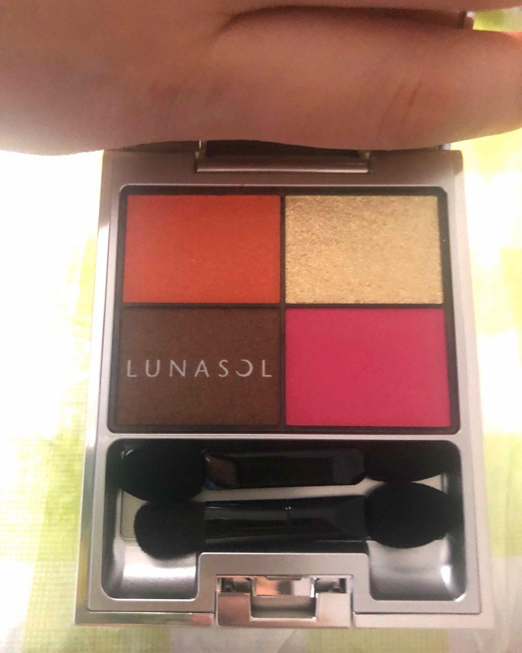 コントラスティングカラーアイズ/LUNASOL/アイシャドウパレットを使ったクチコミ（1枚目）