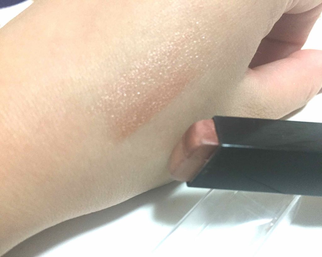 トーンオントーンアイシャドウ/MAYBELLINE NEW YORK/スティックアイシャドウを使ったクチコミ（2枚目）