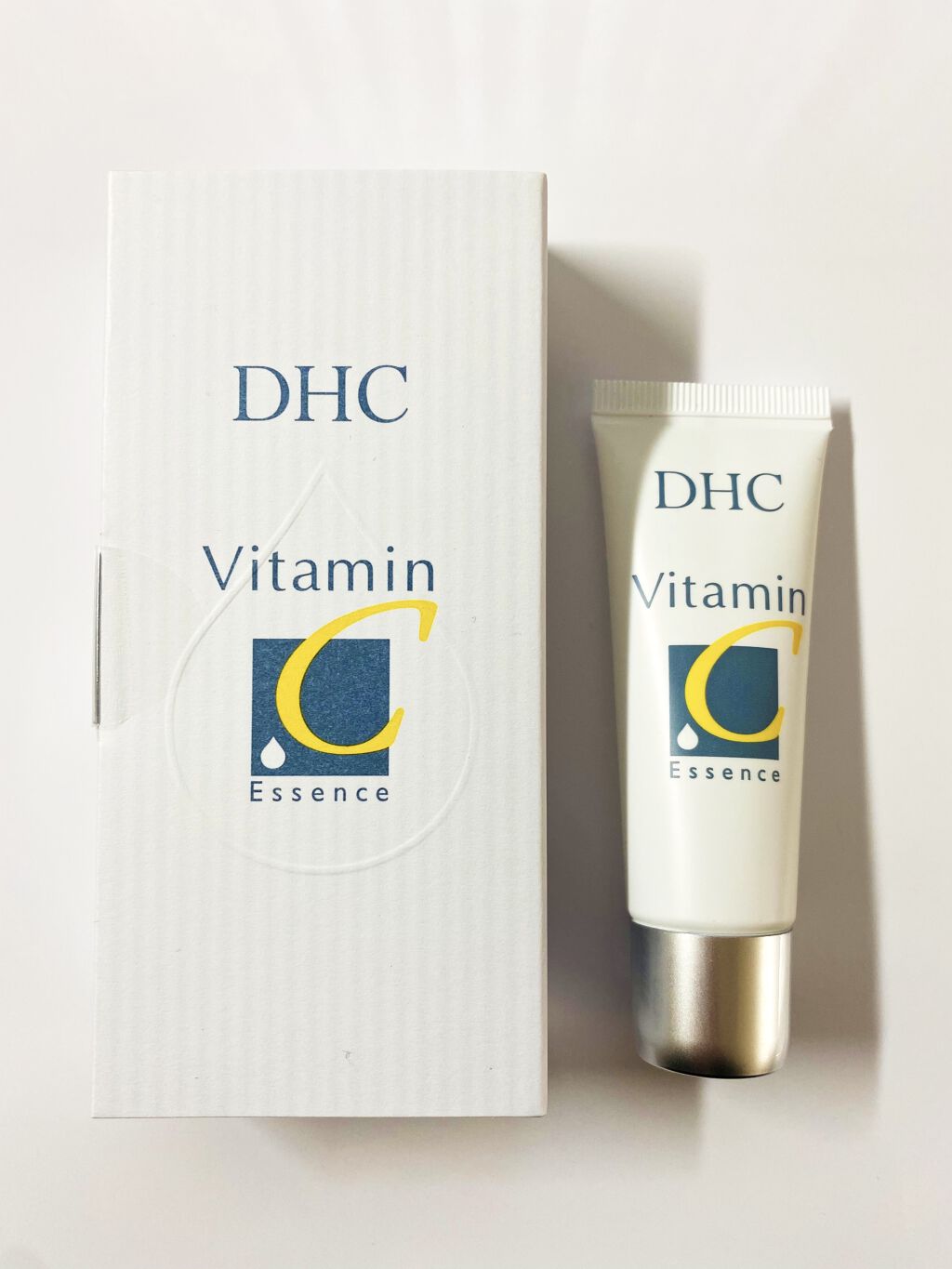 DHC 薬用V/C美容液のクチコミ「DHC
薬用V/C美容液
25ml  3,300円（税抜き）


商品説明
・美白薬用成分のビ.....」（1枚目）