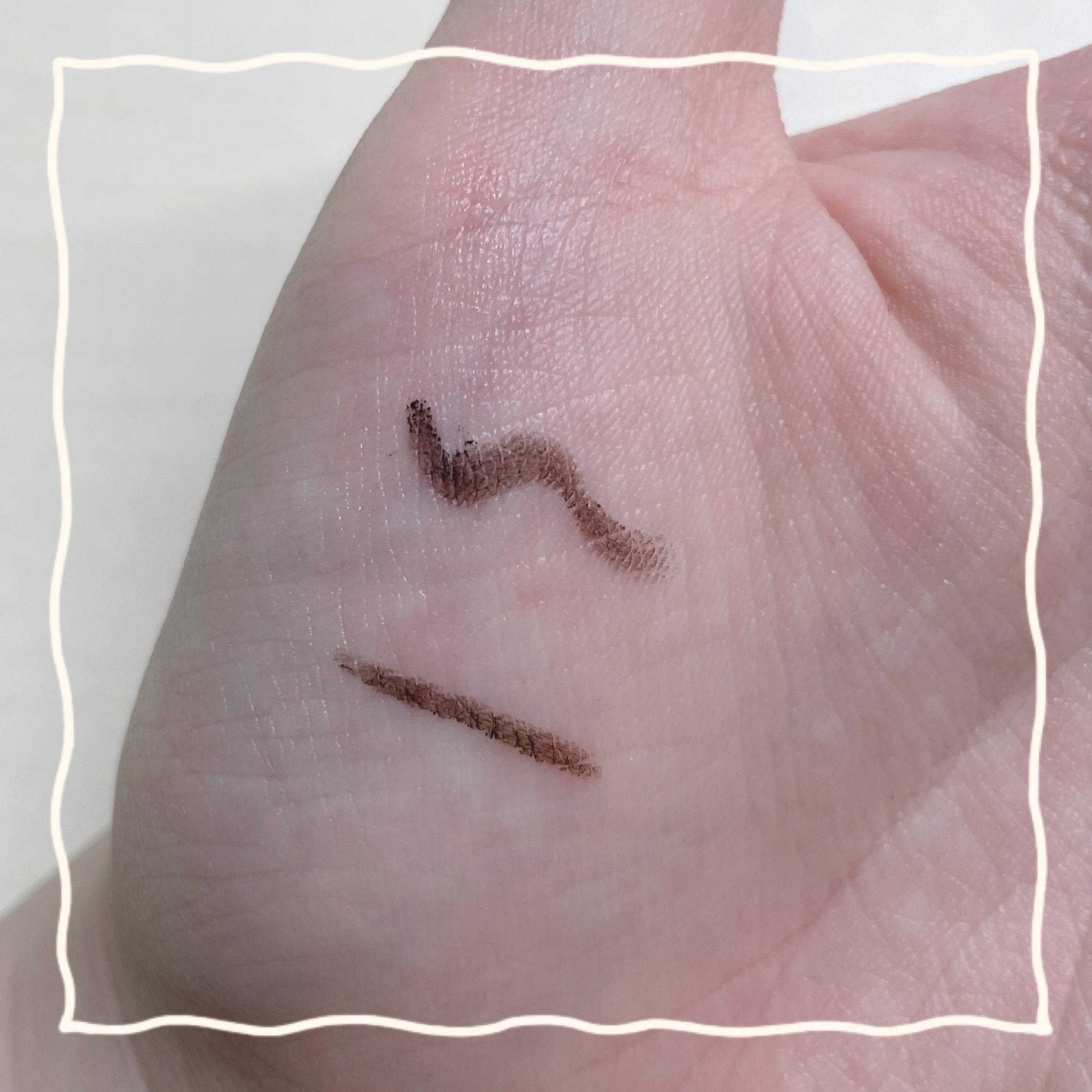 「密着アイライナー」クリームペンシル/デジャヴュ/ペンシルアイライナーを使ったクチコミ（3枚目）