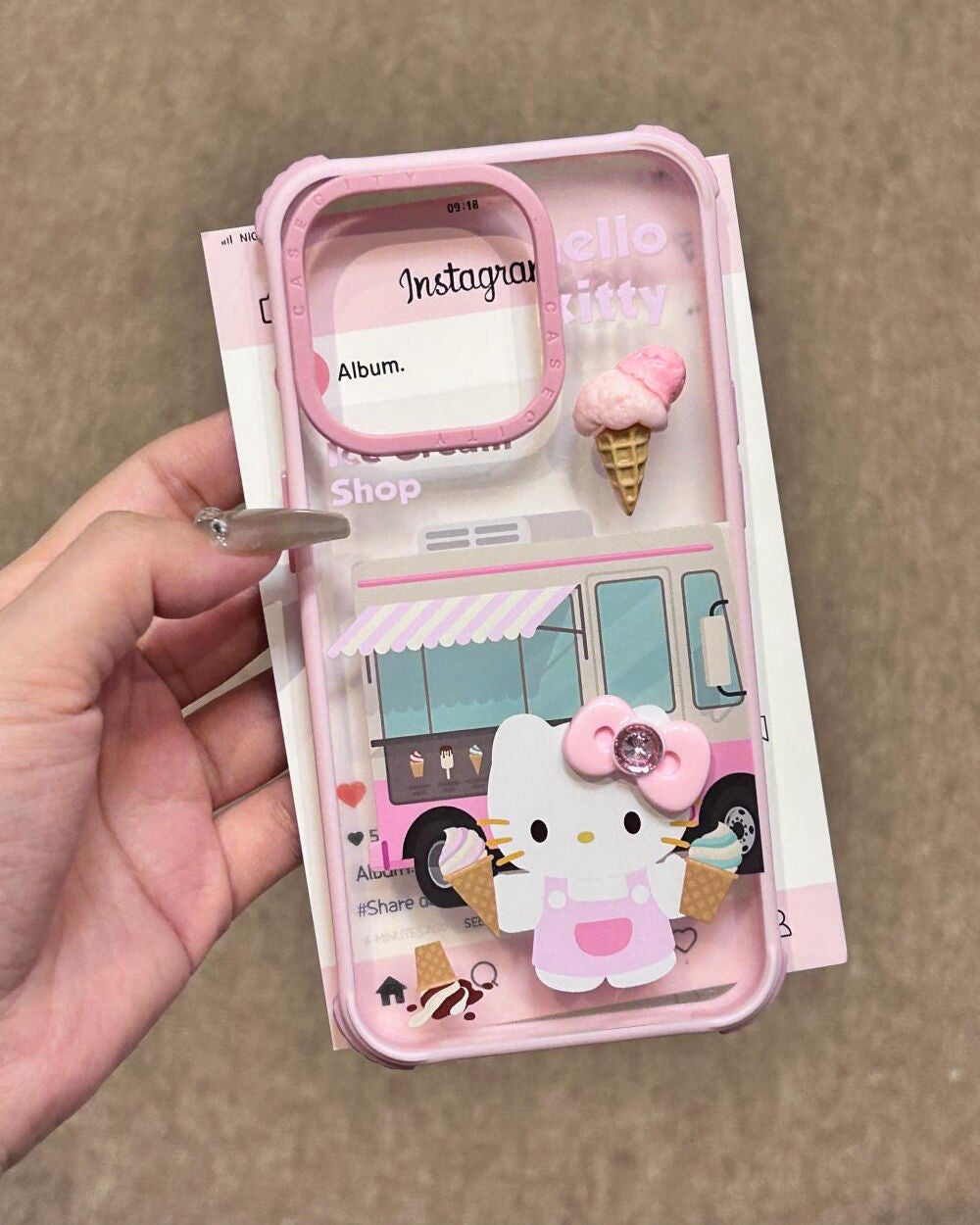 ケース大好きっ子 on LIPS 「キティちゃんのアイスクリーム🍦車はとてもかわいいですね🚗#iP..」(2枚目)