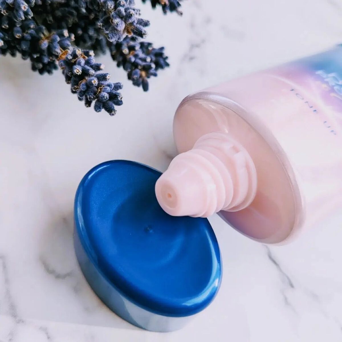 ニベアUV ディープ プロテクト＆ケア トーンアップ エッセンス/ニベア/日焼け止めローションを使ったクチコミ（3枚目）