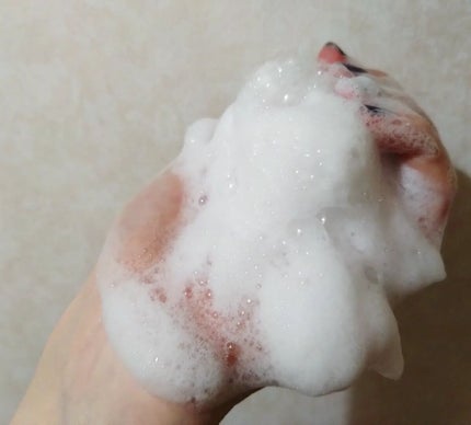 ゆー♡フォロバしますのクチコミ「クレンジングに付属してきたミニサイズ。
旅行や帰省にもちょうどいい!
手持ちの泡立てネットで
.....」(3枚目)