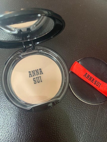 スイ ブラック スムース スキン パウダー/ANNA SUI/プレストパウダーを使ったクチコミ(4枚目)