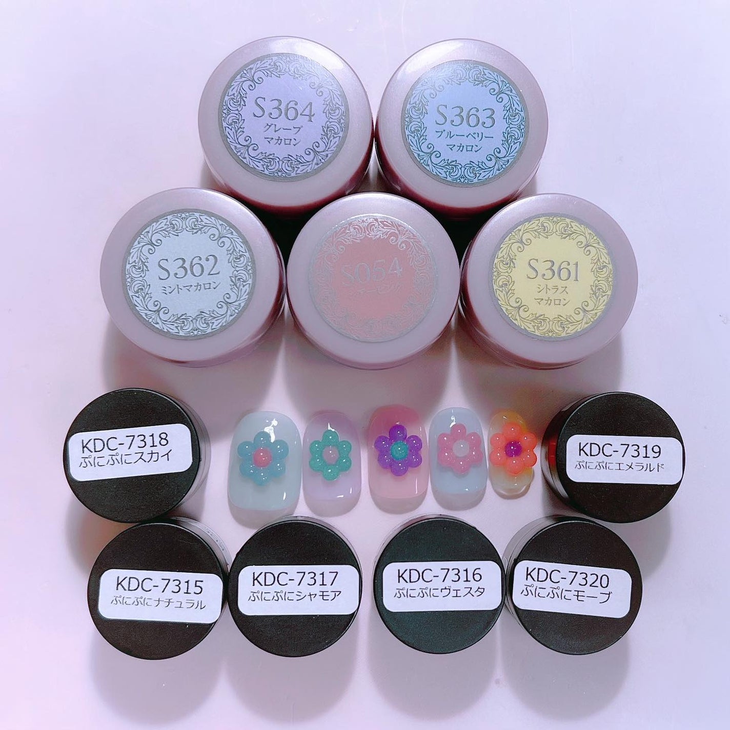 なかやまちえこ on LIPS 「パステルの蓄光もかわいいです365日ネイル285日め⠀⠀@ki..」(4枚目)