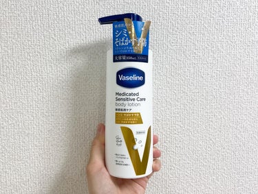 \ヴァセリンの新作ローション❤︎/
.
.
✔︎Vaseline
Medicated Sensitive Care Body Lotion
.
.
@lipsjp 様を通して @vaseline.jp 