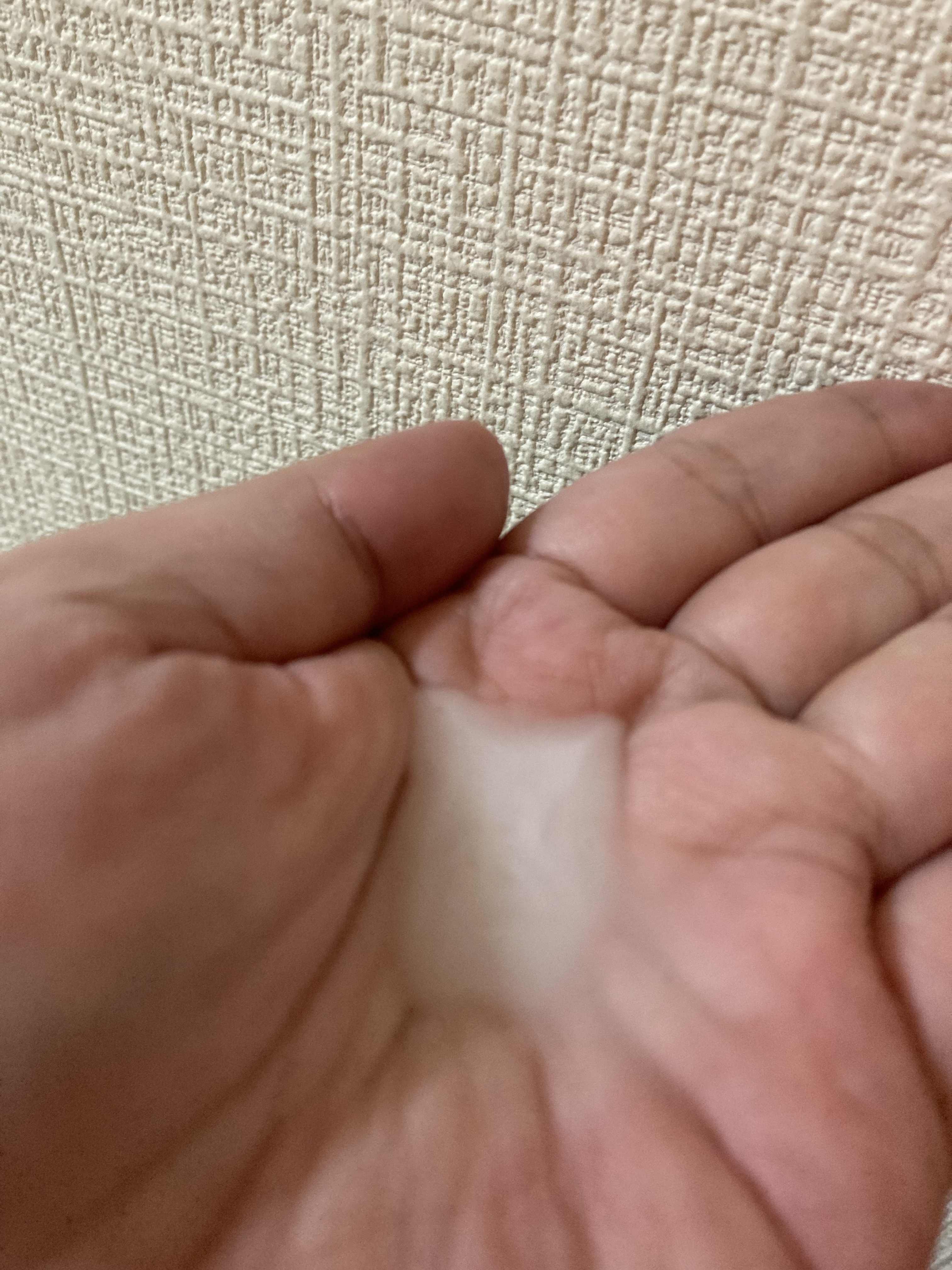 麗白 ハトムギボディソープのクチコミ「昨日の収穫は、こちらのボディソープ！

800ml入りで、元々お安いのに更に半額シール🉐

大.....」（3枚目）