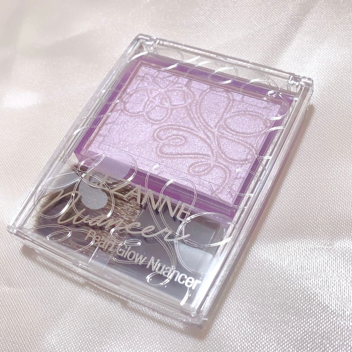 パールグロウニュアンサー/CEZANNE/パウダーハイライトを使ったクチコミ(4枚目)