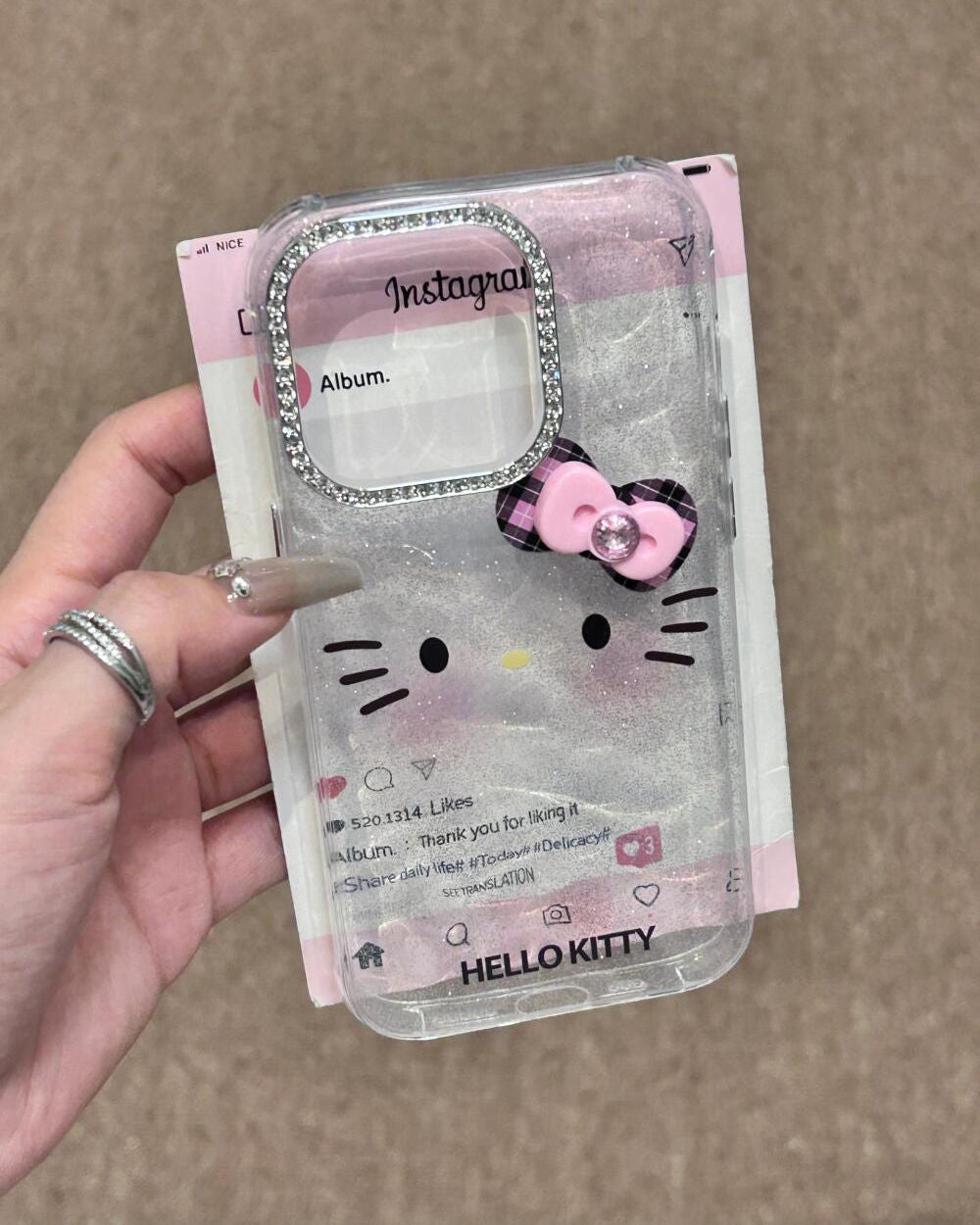 ケース大好きっ子 on LIPS 「キティが赤面しました#iPhoneケース#購入品#コレクション..」(3枚目)