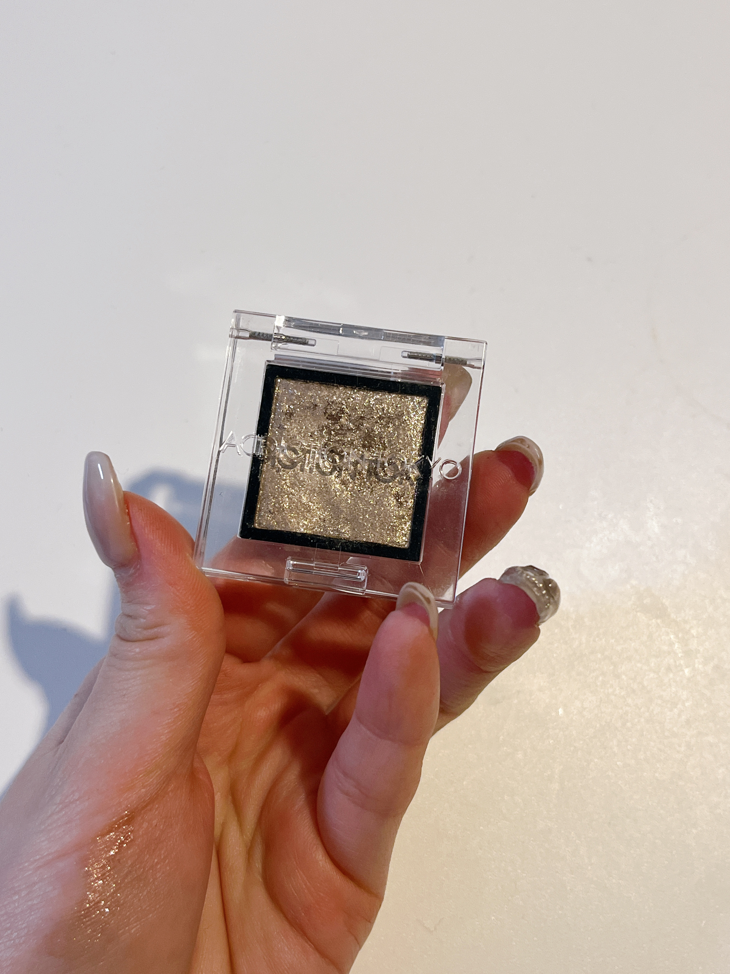 アディクション ザ アイシャドウ スパークル 004SP Mariage/ADDICTION/単色アイシャドウを使ったクチコミ（2枚目）