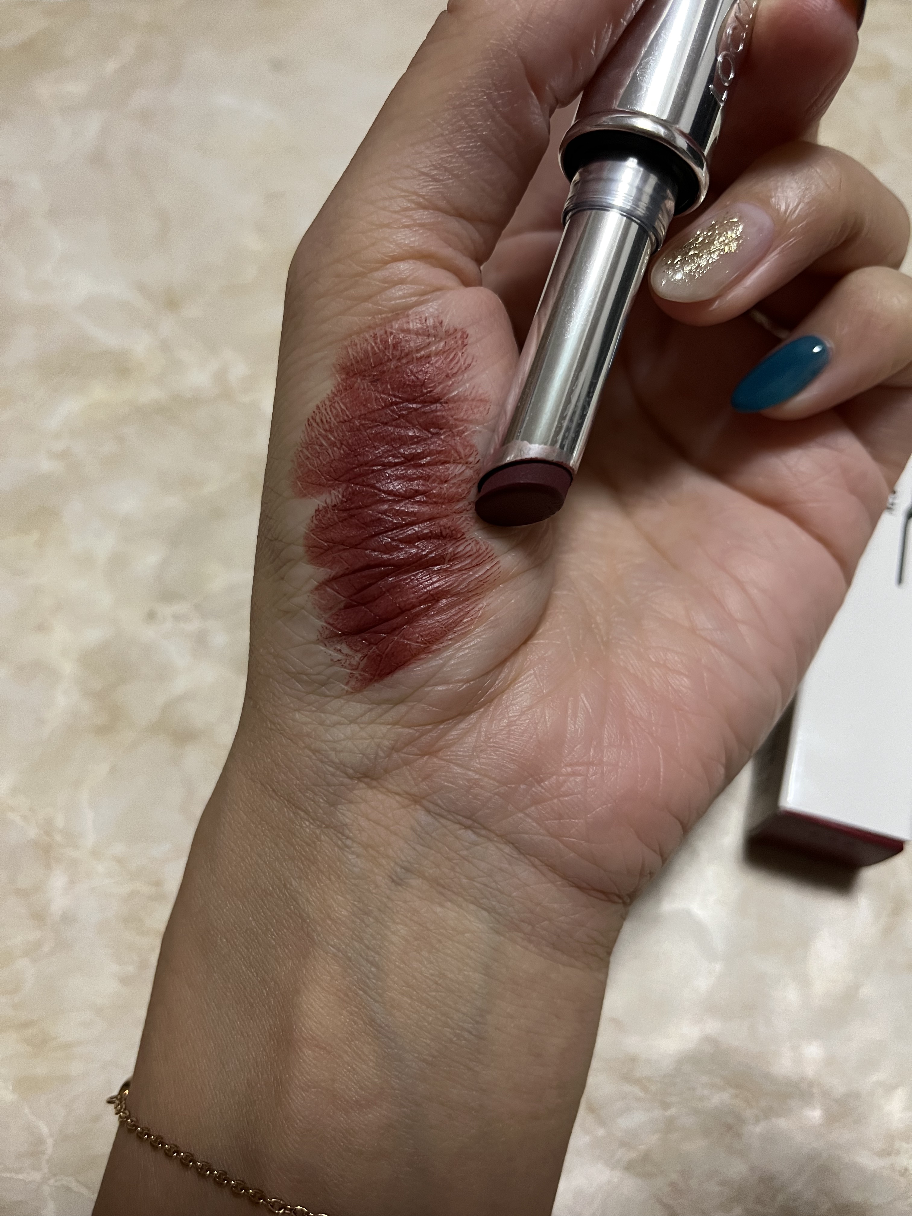 ロックドキス リップスティック ヴィクセン (ミッドトーン ローズ)/M・A・C/口紅を使ったクチコミ（3枚目）