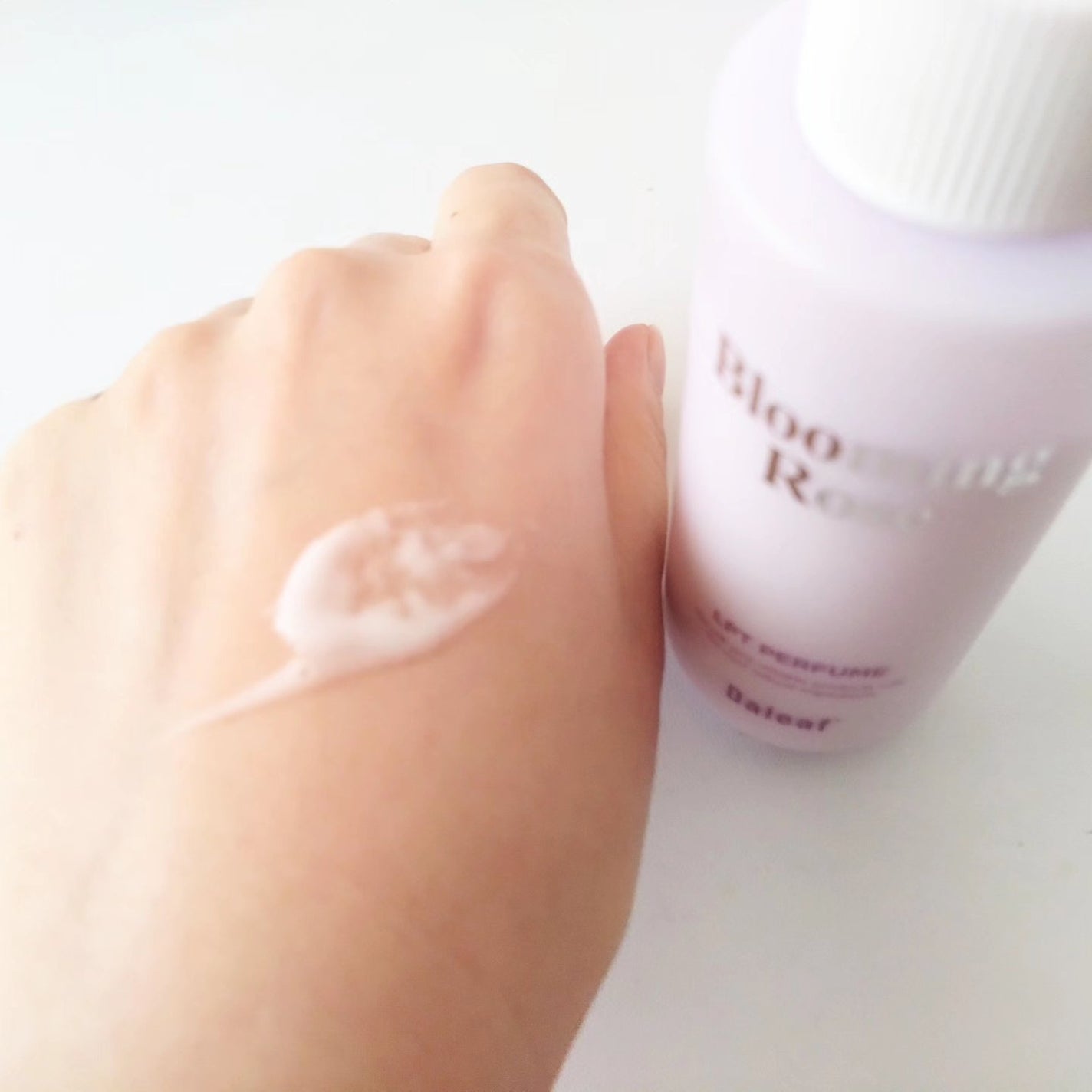 パフュームヘアパックインミスト Pink Breeze/Daleaf/アウトバストリートメントを使ったクチコミ(4枚目)