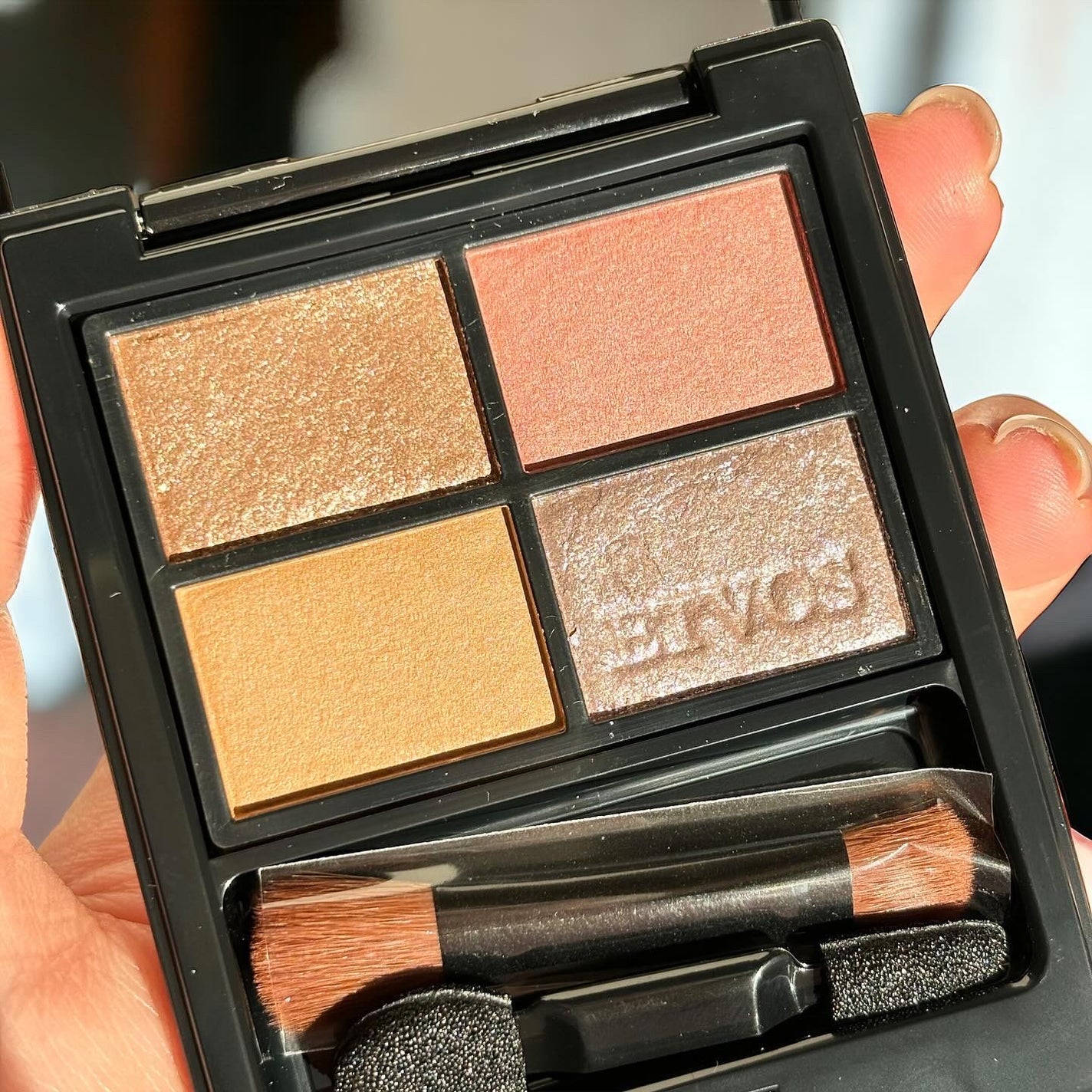 ミネラルクラッシィシャドー/エトヴォス/アイシャドウパレットを使ったクチコミ(3枚目)