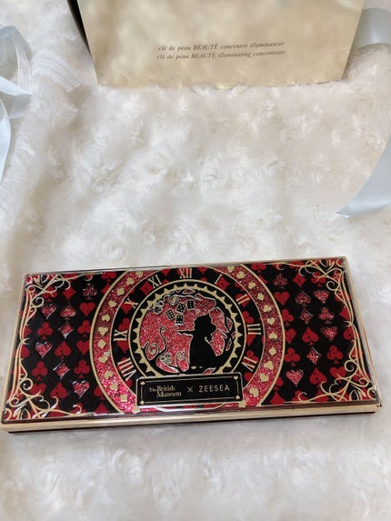 アリスドリームランドシリーズ 12色アイシャドウパレット(ZEESEA×大英博物館)/ZEESEA/アイシャドウパレットを使ったクチコミ(2枚目)