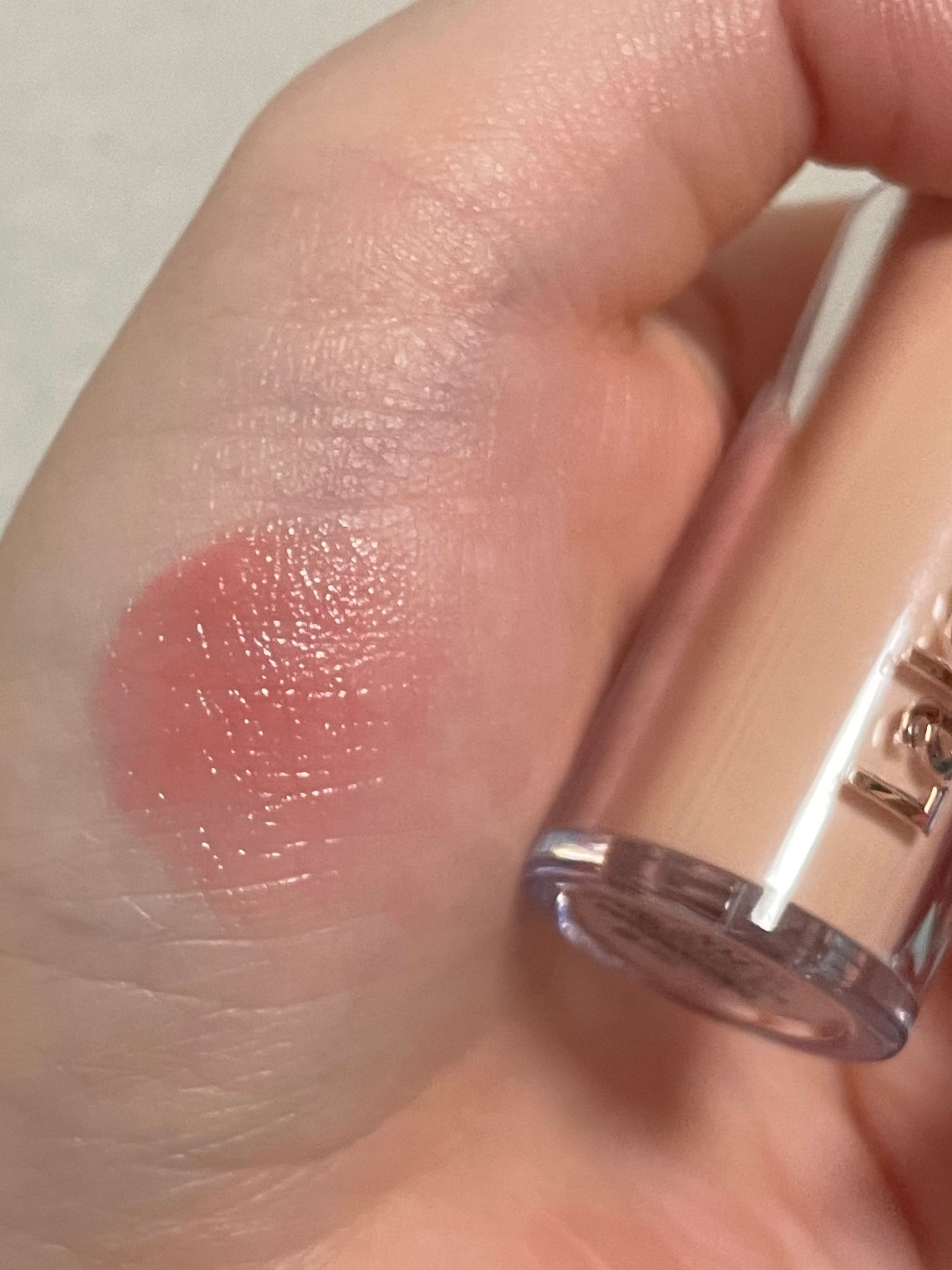 ボンディンググロウリップスティック/Laka/口紅を使ったクチコミ(3枚目)