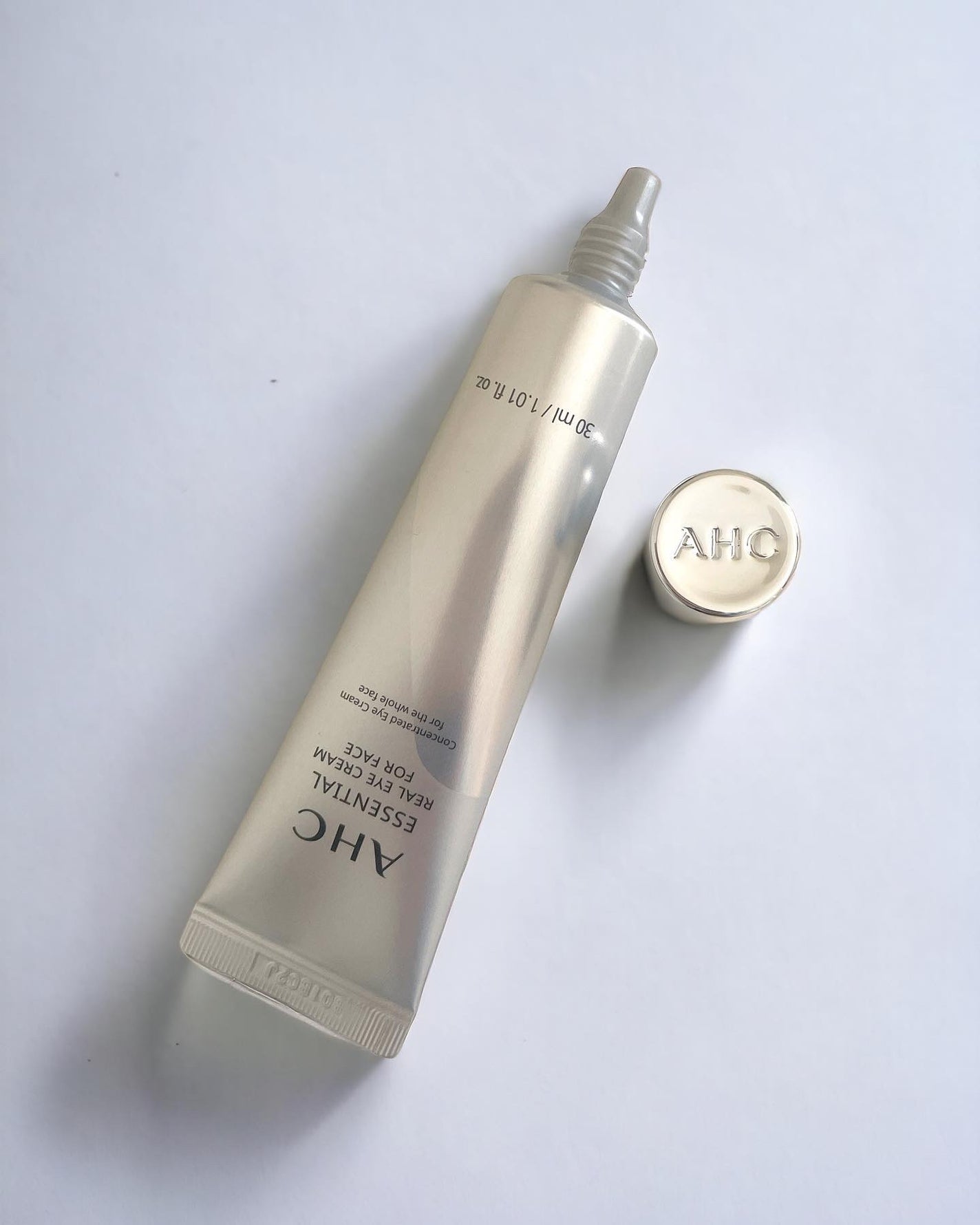 エッセンシャル リアル アイクリーム フォーフェイス/AHC/アイケア・アイクリームを使ったクチコミ(2枚目)