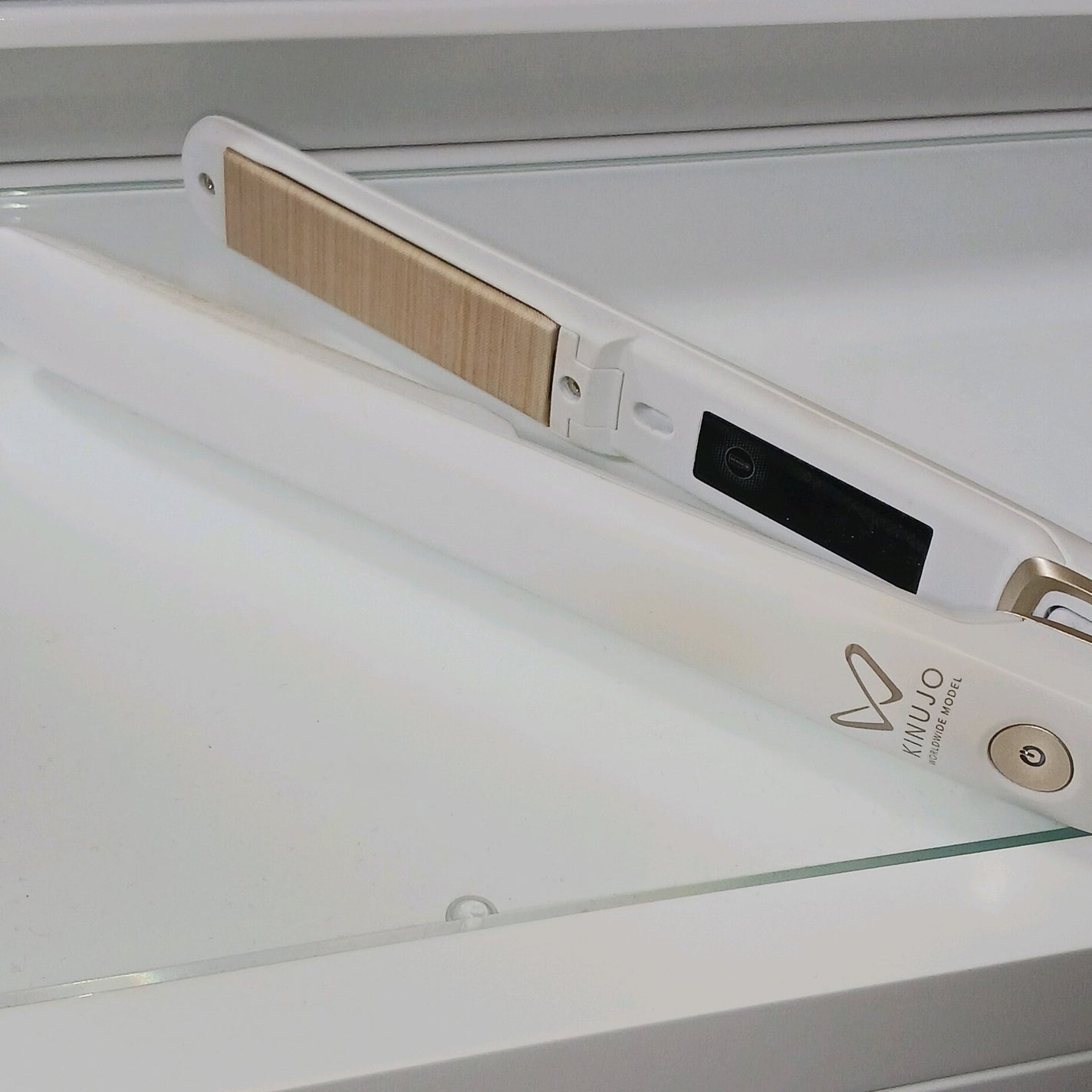 KINUJO W -Worldwide model-/KINUJO/ストレートアイロンを使ったクチコミ(4枚目)