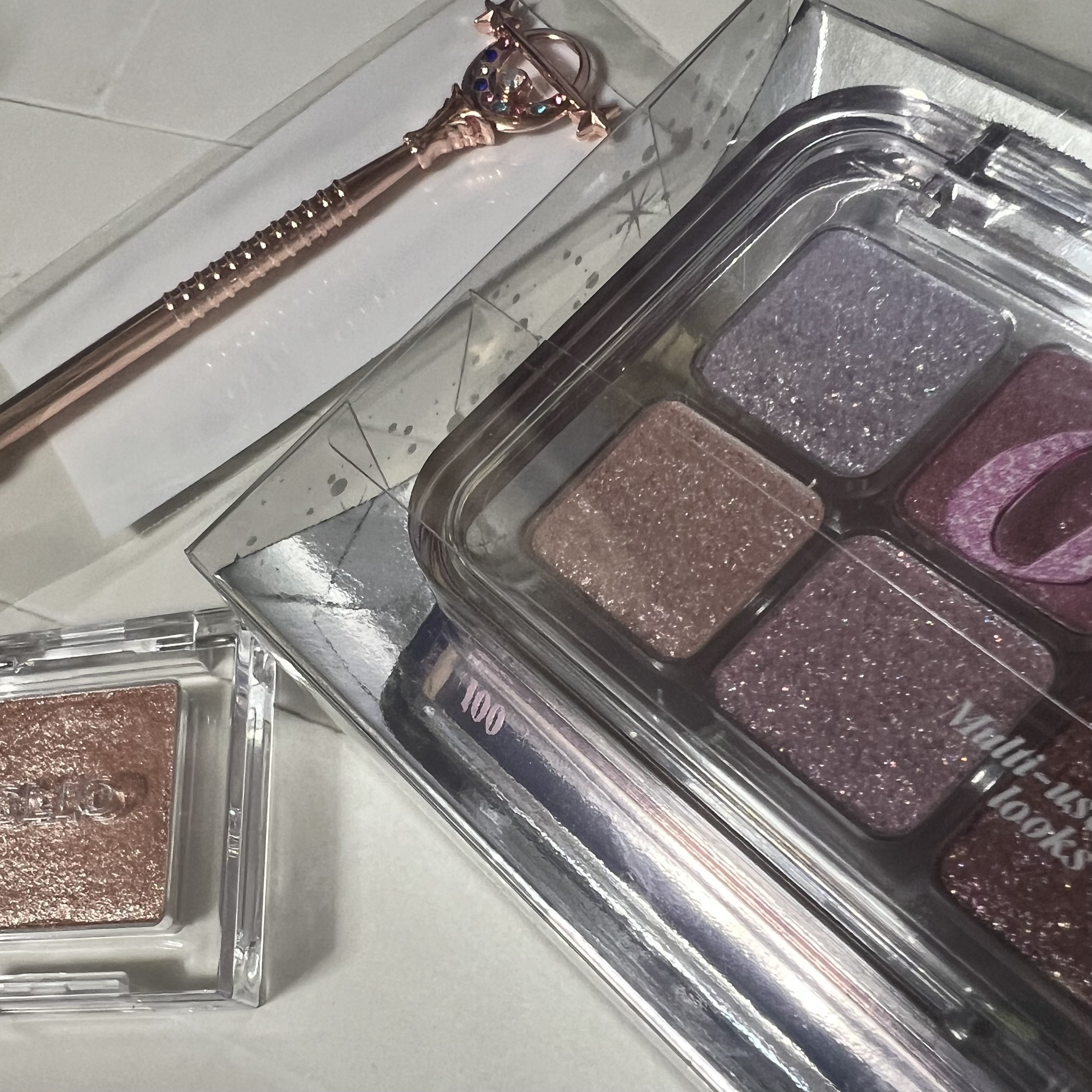 プロ アイ パレット エアー 100 グリッターシャワー(GLITTER SHOWER)/CLIO/アイシャドウパレットを使ったクチコミ（2枚目）