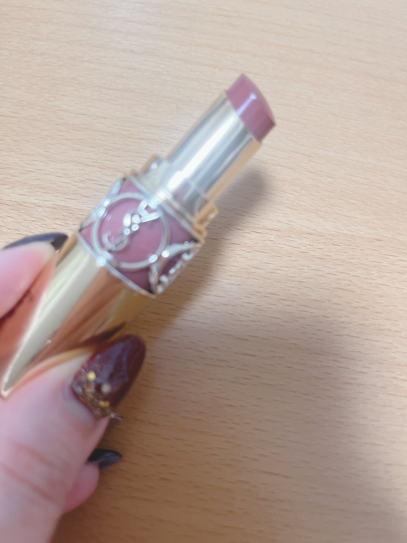 ルージュ ヴォリュプテ シャイン/YVES SAINT LAURENT BEAUTE/口紅を使ったクチコミ(2枚目)