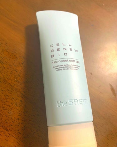 以前に元上司の10歳若見えお姉様に教えて貰って、買ってみたthe saemのcell renew bio！！
の洗顔料めちゃくちゃお勧めです👏💕💕


初めて使ってみた感想！とりあえず、すごいボロボロ角