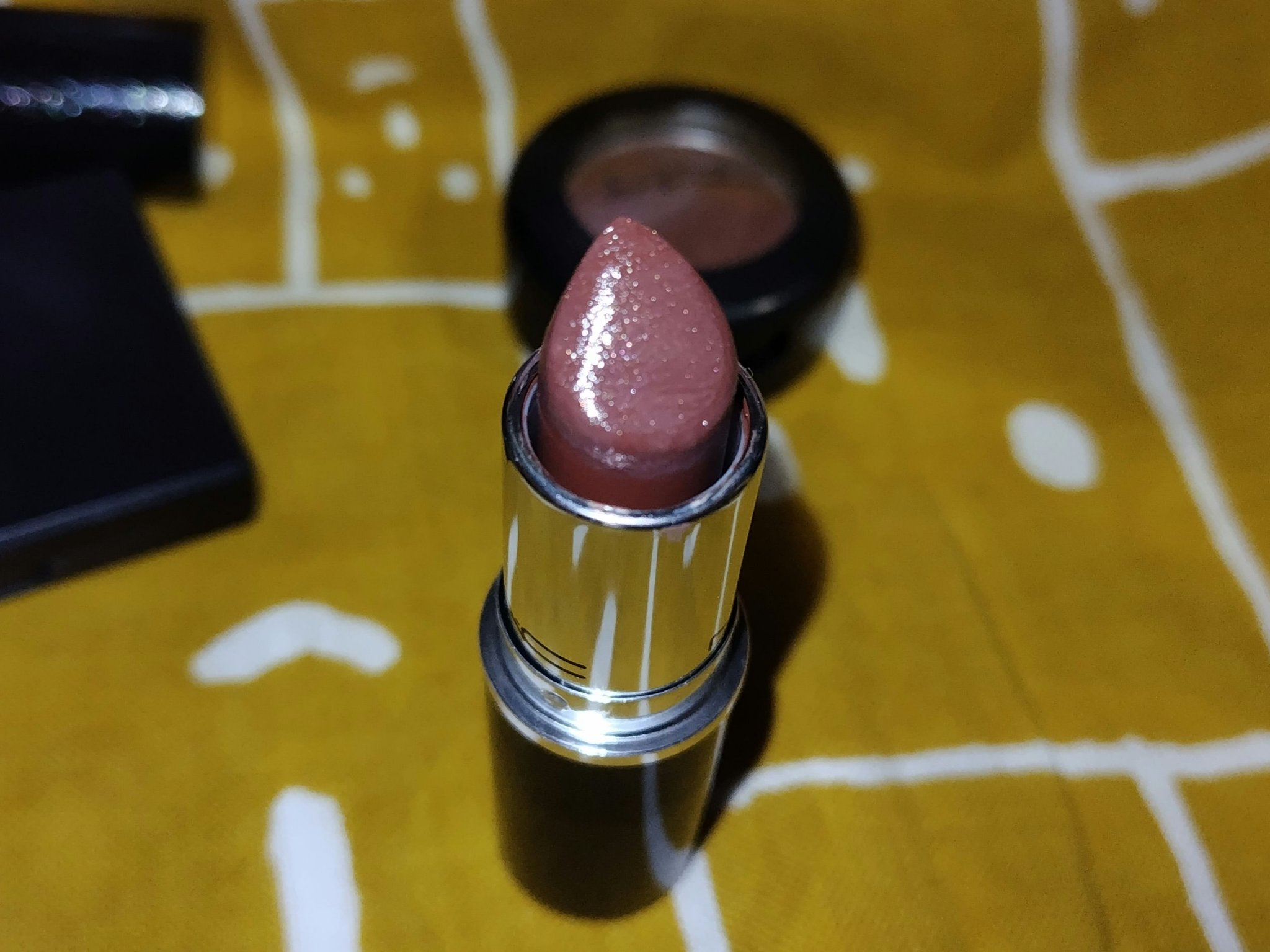 ラスターガラス リップスティック アイ ディザーブ ディス/M・A・C/口紅を使ったクチコミ（3枚目）