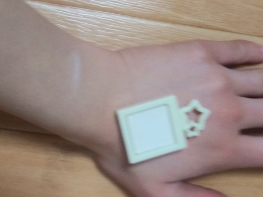 キキララ ルミナスシャドウ/セリア/単色アイシャドウを使ったクチコミ（3枚目）