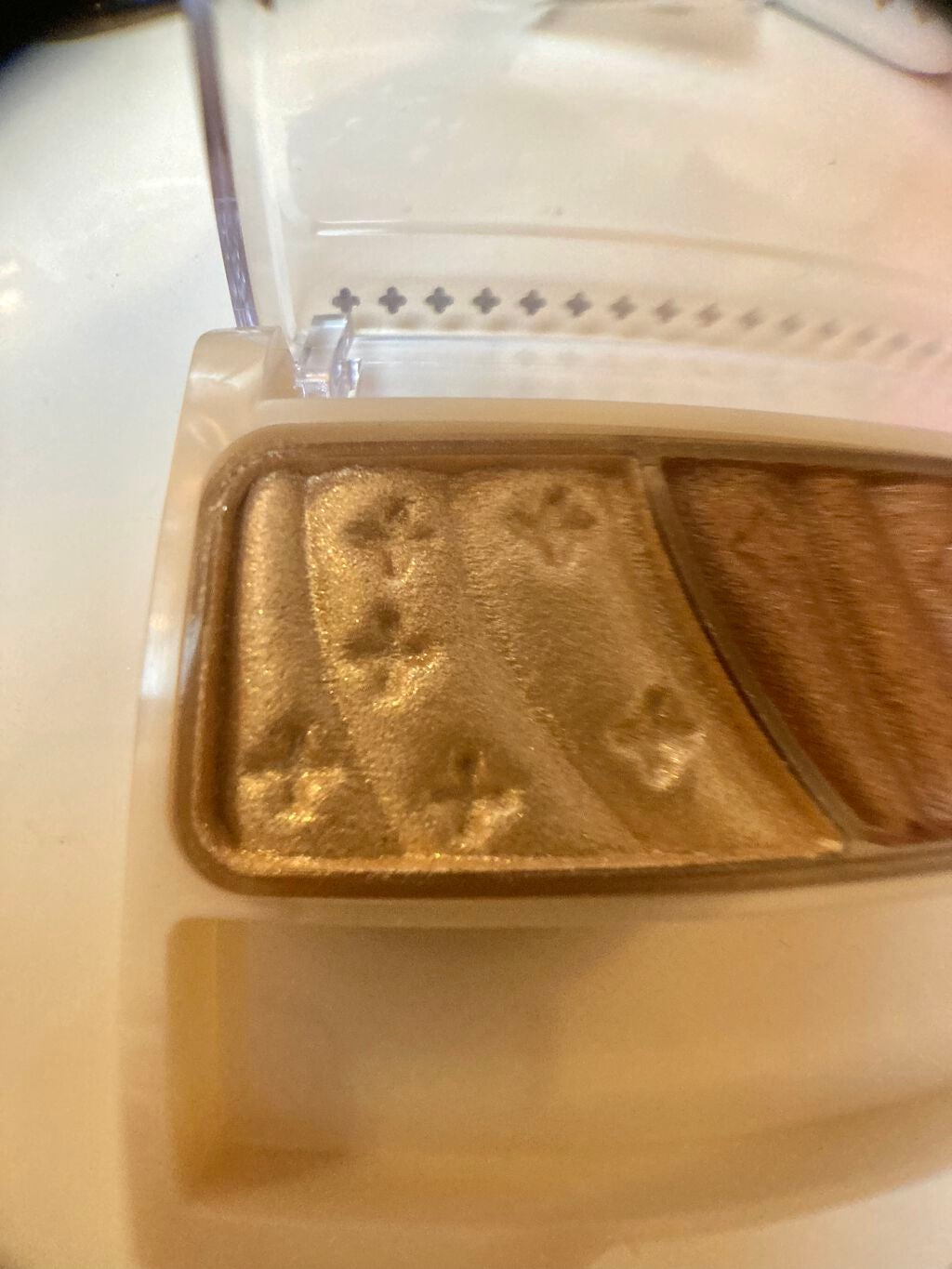 トーンアップアイシャドウ/CEZANNE/アイシャドウパレットを使ったクチコミ(2枚目)