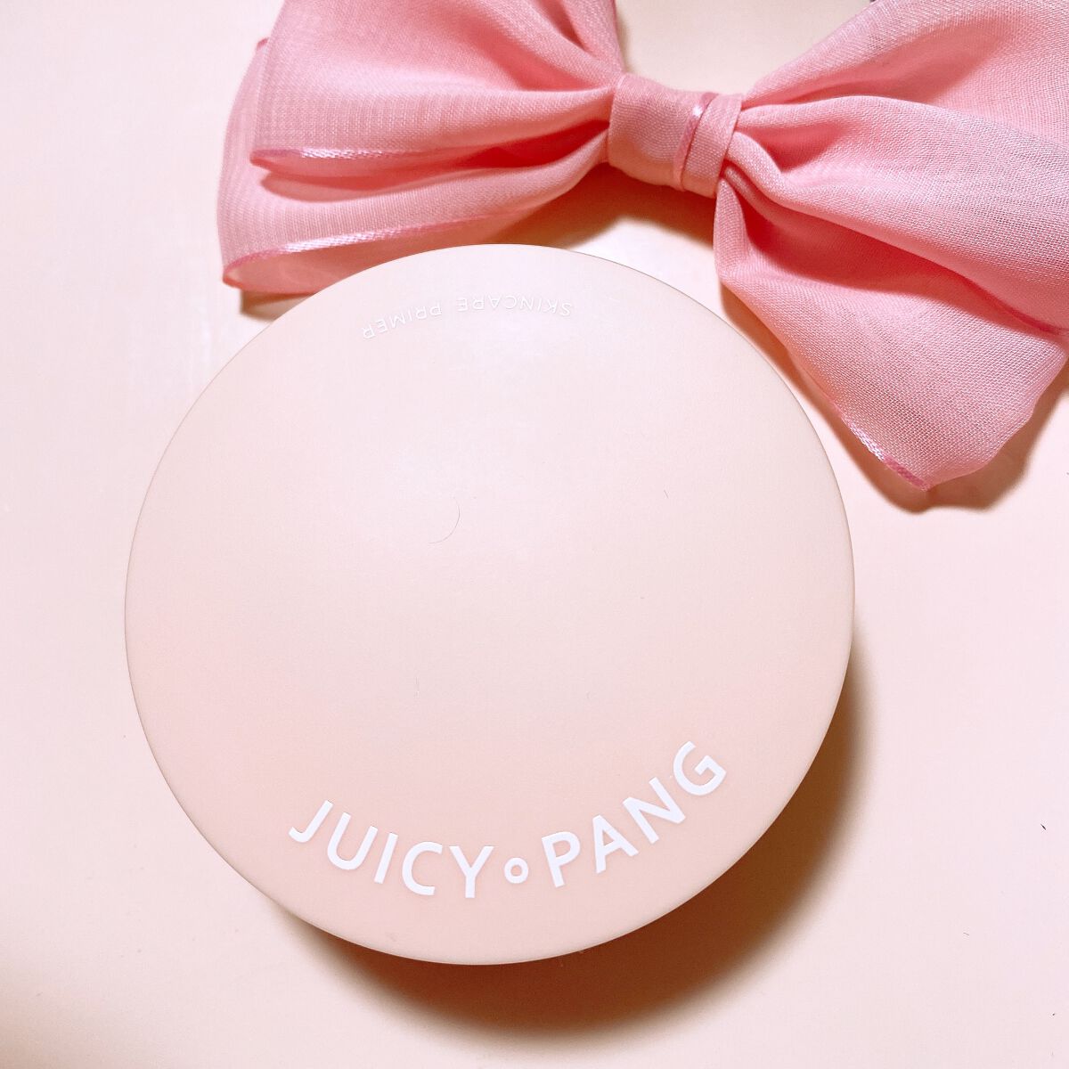 ハートは最強♡マーブル下地


アピューから出てる下地の紹介です💓

シンプルだけどかわいいピンクの見た目で
最初は正直パケ買いでした😊笑
でも蓋を開けるとなんとピンク×白の
マーブルな中身、、、！
そしてハート形スポンジ🥰
(私的に