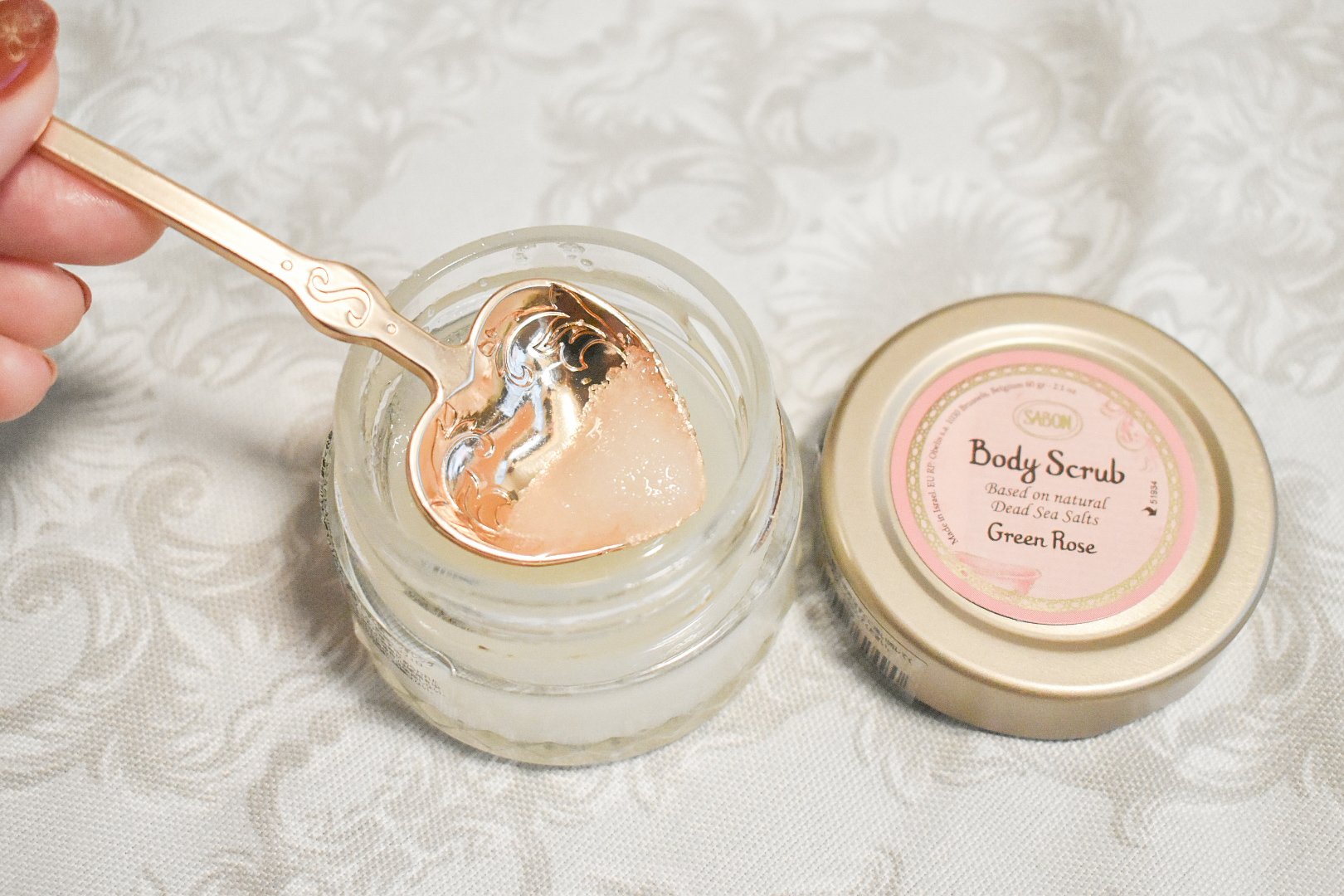 ボディスクラブ グリーン・ローズ グリーン・ローズ 320g/SABON/ボディスクラブを使ったクチコミ（2枚目）