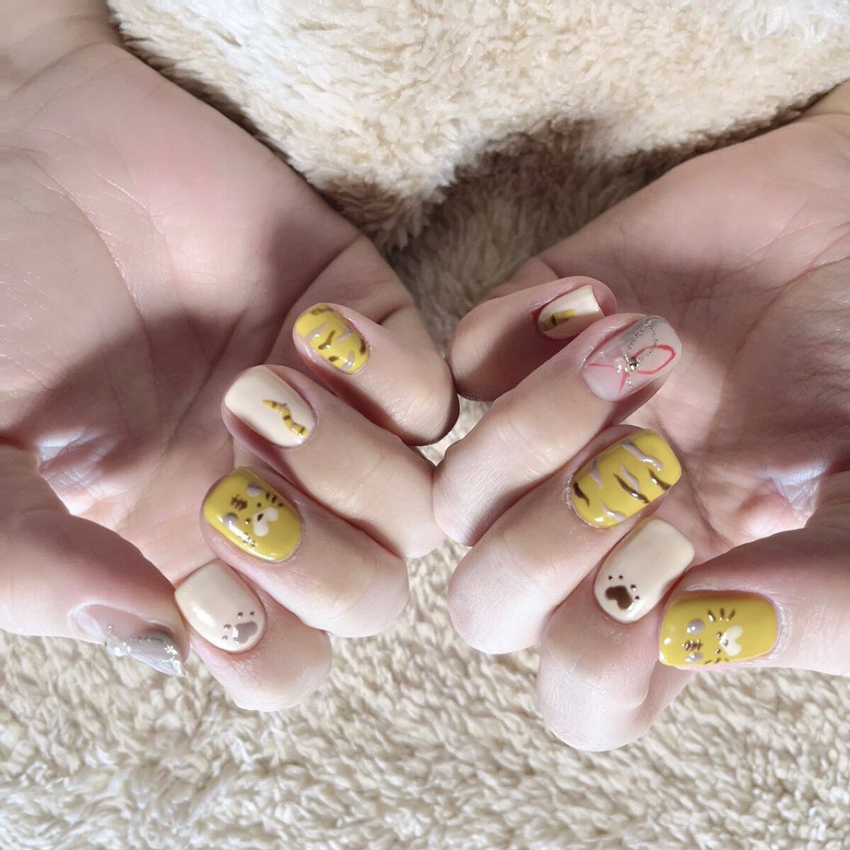 行場 on LIPS 「AHAPPYNEWYEAR🐅#セルフネイル部#セルフネイル#n..」(1枚目)