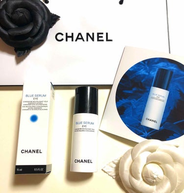 CHANELから今月の12日に発売された目もと用美容液 ブルーセラム アイです。
世界の長寿地域である ブルーゾーン💙
そこに暮らす人々の幸せに満ちた生き方がもたらす健やかな力を肌にそのまま届ける美容液