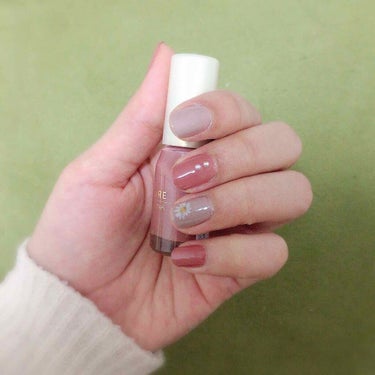 🎀ATサロンネイルエナメル
　　42
🎀ちふれ
　　245

ちふれのやつは初めて使いました💅
塗り心地とかはまぁまぁ塗りやすいかなという感じ。
発色よかった🙆‍♀️

ATサロンネイル(42)とちふれ