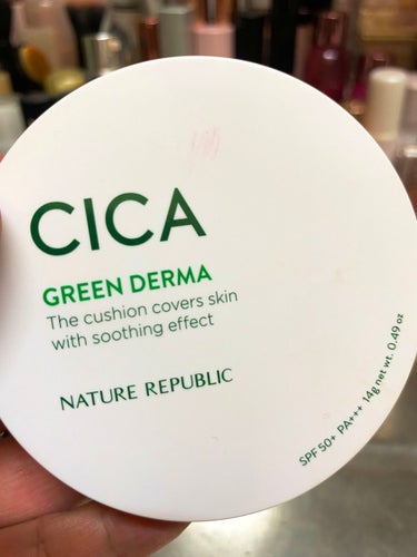 ネイチャーリパブリック CICA GREEN DERMA The cushion covers skin with soothing effectのクチコミ「#美容液ファンデ


#韓国コスメ






#ネイチャーリパブリック



#CICA G.....」（1枚目）