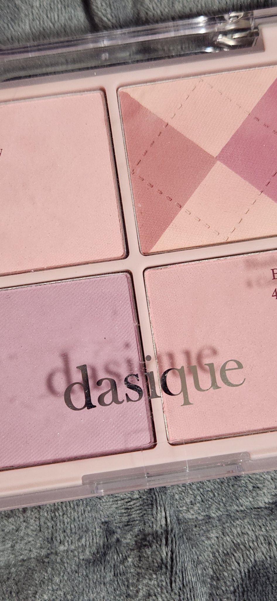 ブレンディングムードチーク/dasique/パウダーチークを使ったクチコミ（1枚目）