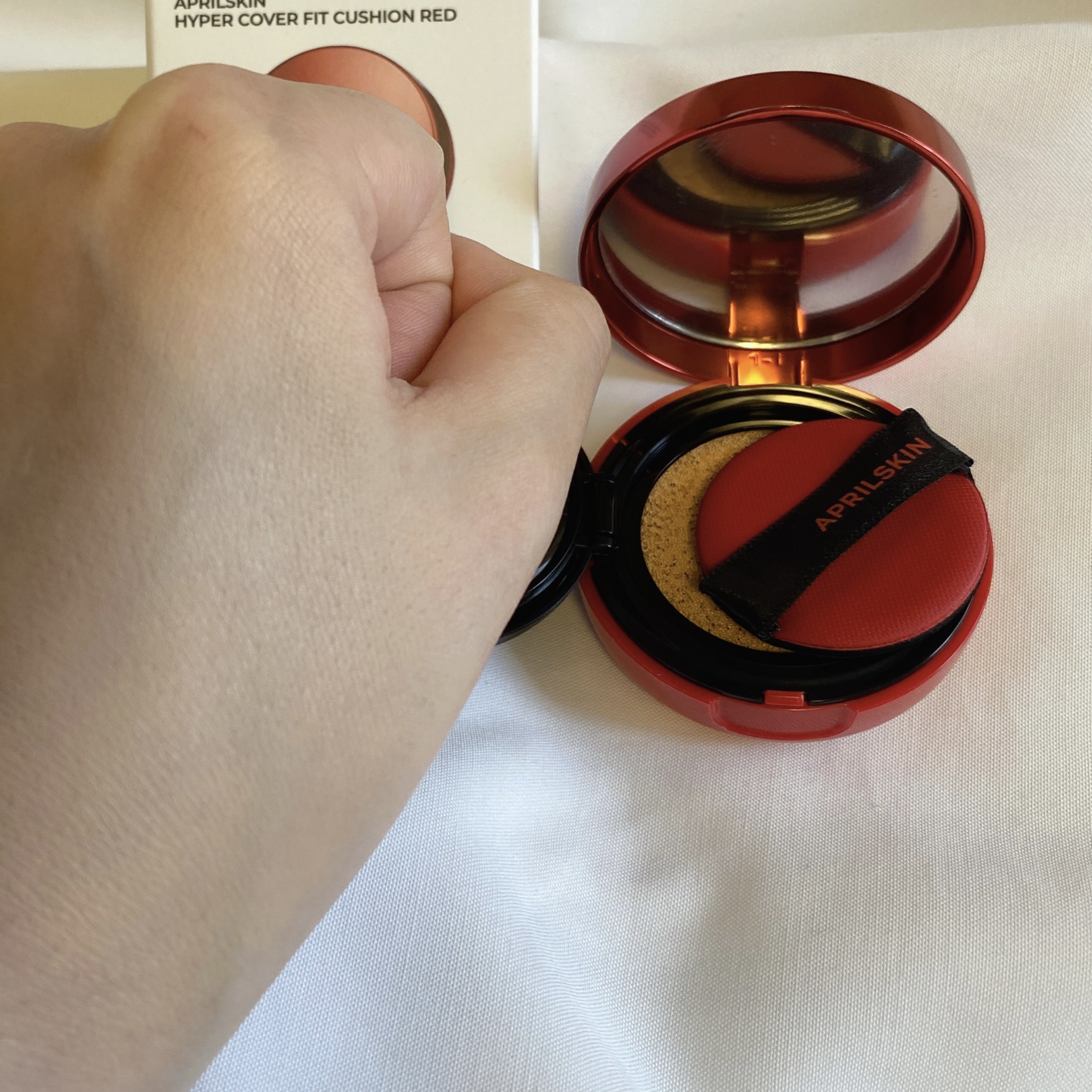 ハイパーカバーフィットクッション red/APRILSKIN/クッションファンデーションを使ったクチコミ（3枚目）