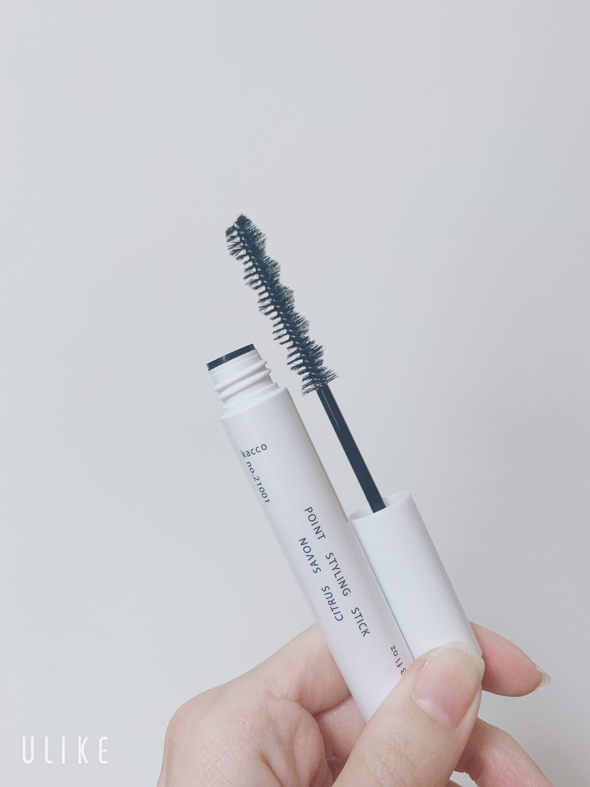jas on LIPS 「【kacco ポイントスタイリングスティック】気になるアホ毛や..」(5枚目)