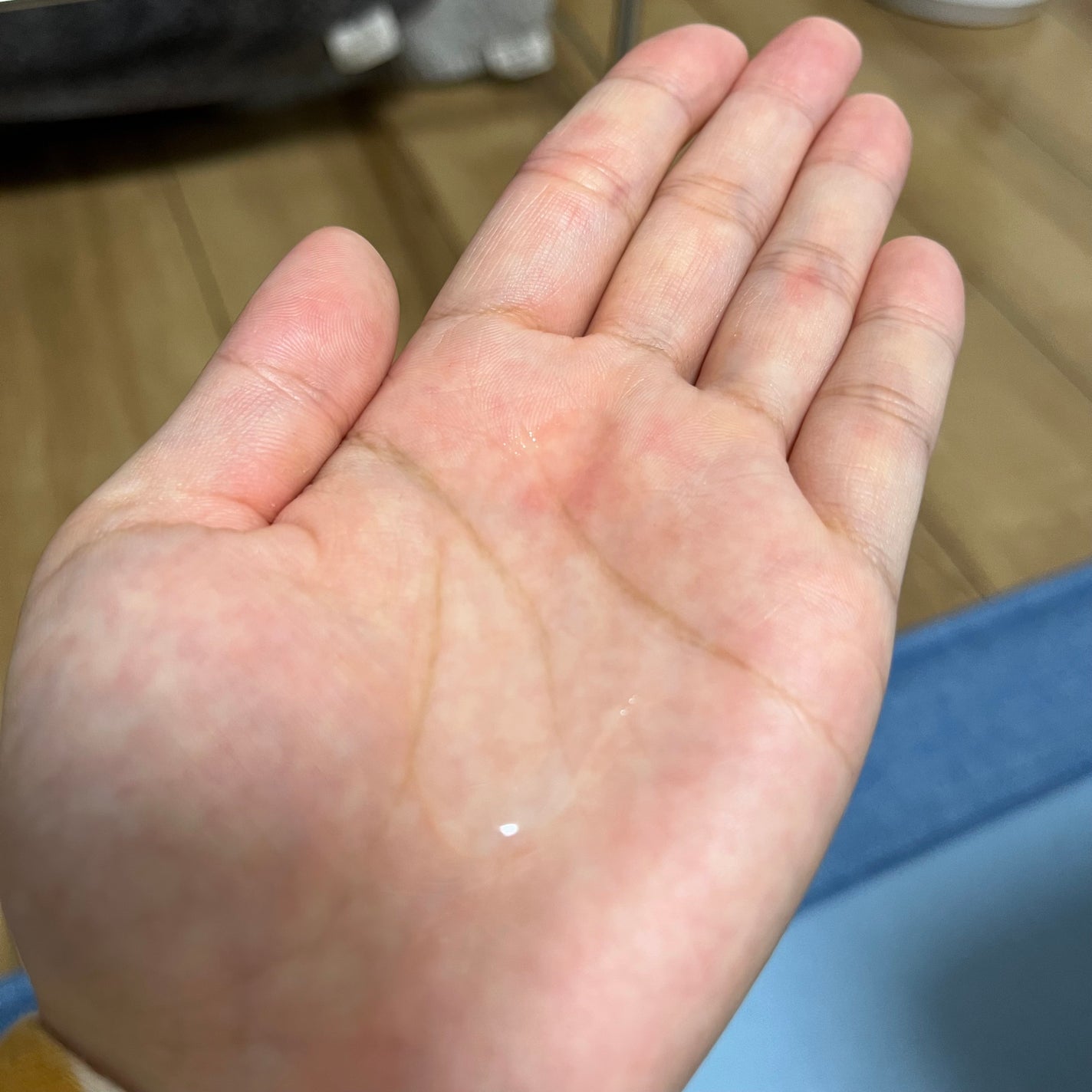 エッセンシャル プレミアム ウォータートリートメント ナチュラルモイスト/エッセンシャル/アウトバストリートメントを使ったクチコミ(5枚目)