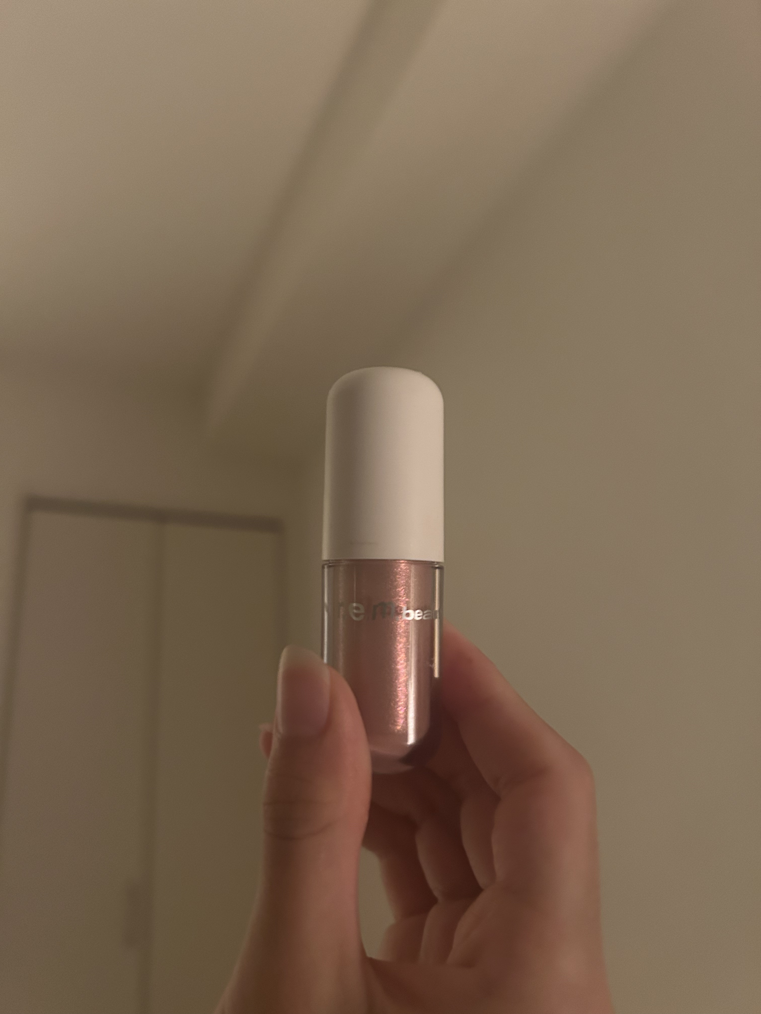 lustrous liquid eyeshadow/r.e.m.beauty/リキッドアイシャドウを使ったクチコミ（1枚目）