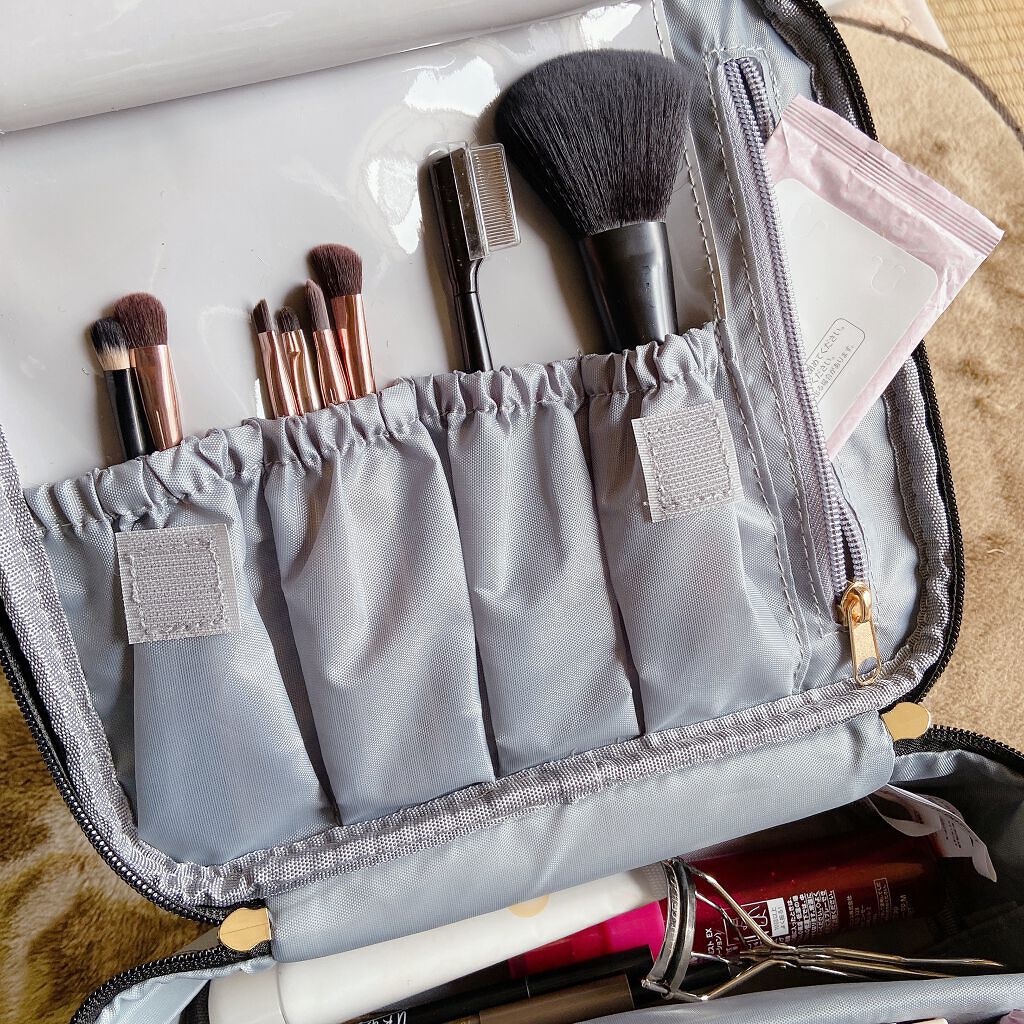 あやたか on LIPS 「【購入品紹介】しまむらのバニティポーチが優秀すぎた……!✼••..」(3枚目)